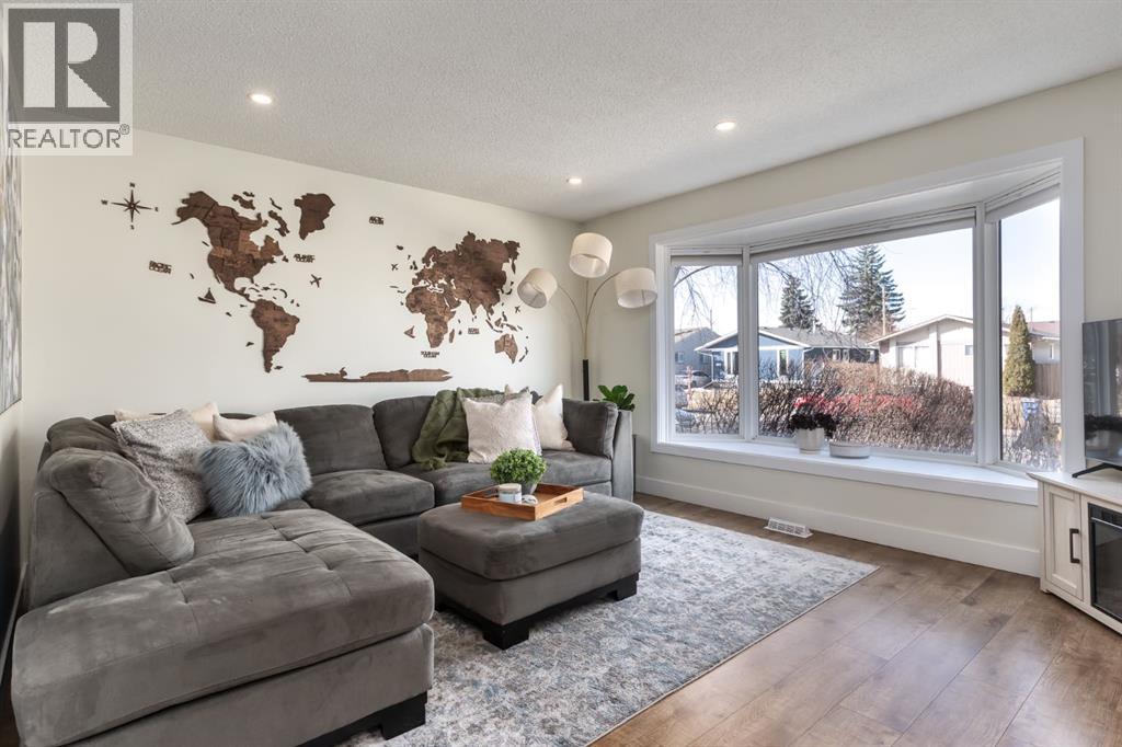 7806 20a Street SE, Calgary, Alberta  T2C 1Y5 - Photo 2 - A2292214