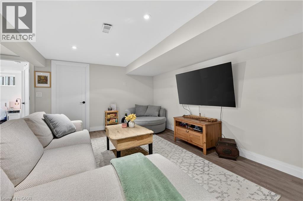 22 Hazelwood Avenue, Grimsby, Ontario  L3M 1K1 - Photo 22 - 40816472