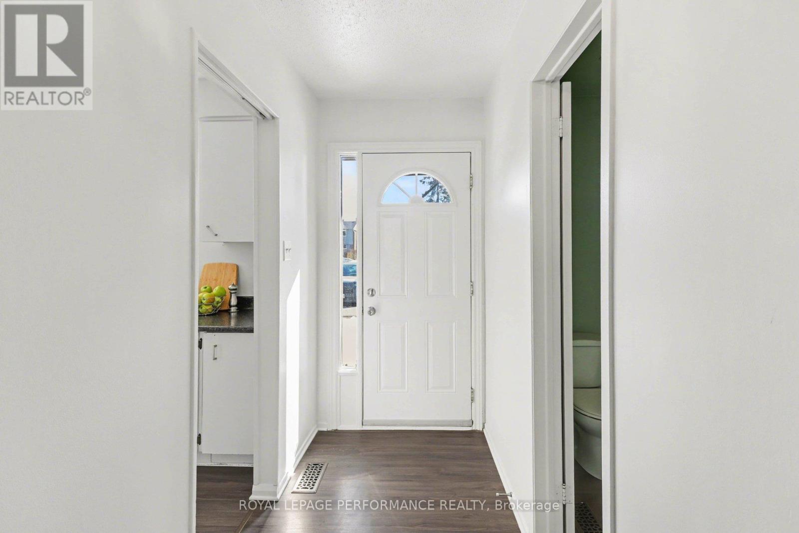 307 - 1441 Palmerston Drive, Ottawa, Ontario  K1J 8N9 - Photo 3 - X12959748