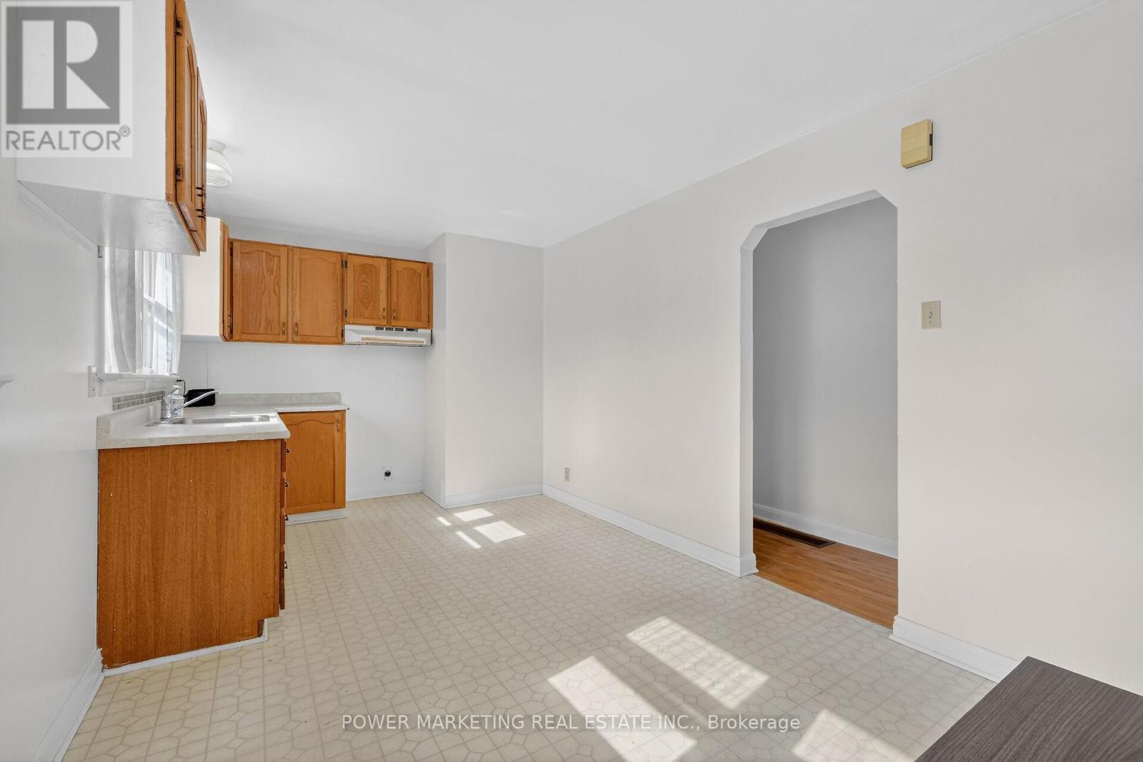 944 Eve Street, Ottawa, Ontario  K1K 3R4 - Photo 19 - X12959798