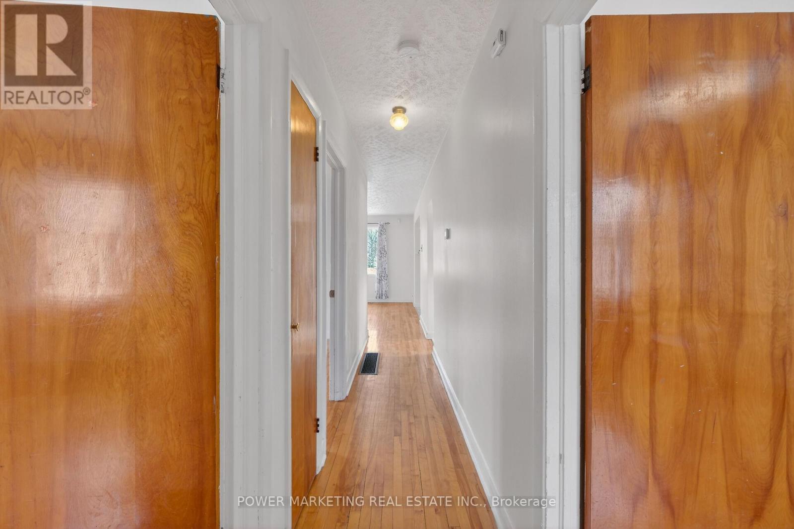 944 Eve Street, Ottawa, Ontario  K1K 3R4 - Photo 22 - X12959798