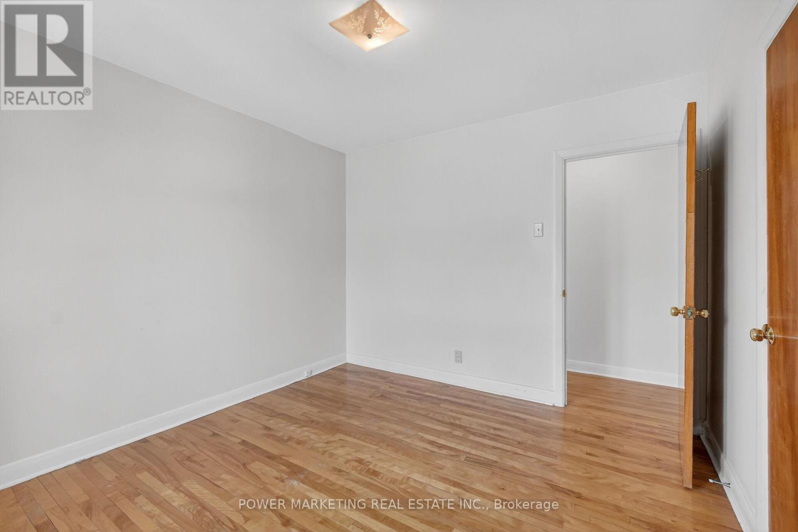 944 Eve Street, Ottawa, Ontario  K1K 3R4 - Photo 25 - X12959798