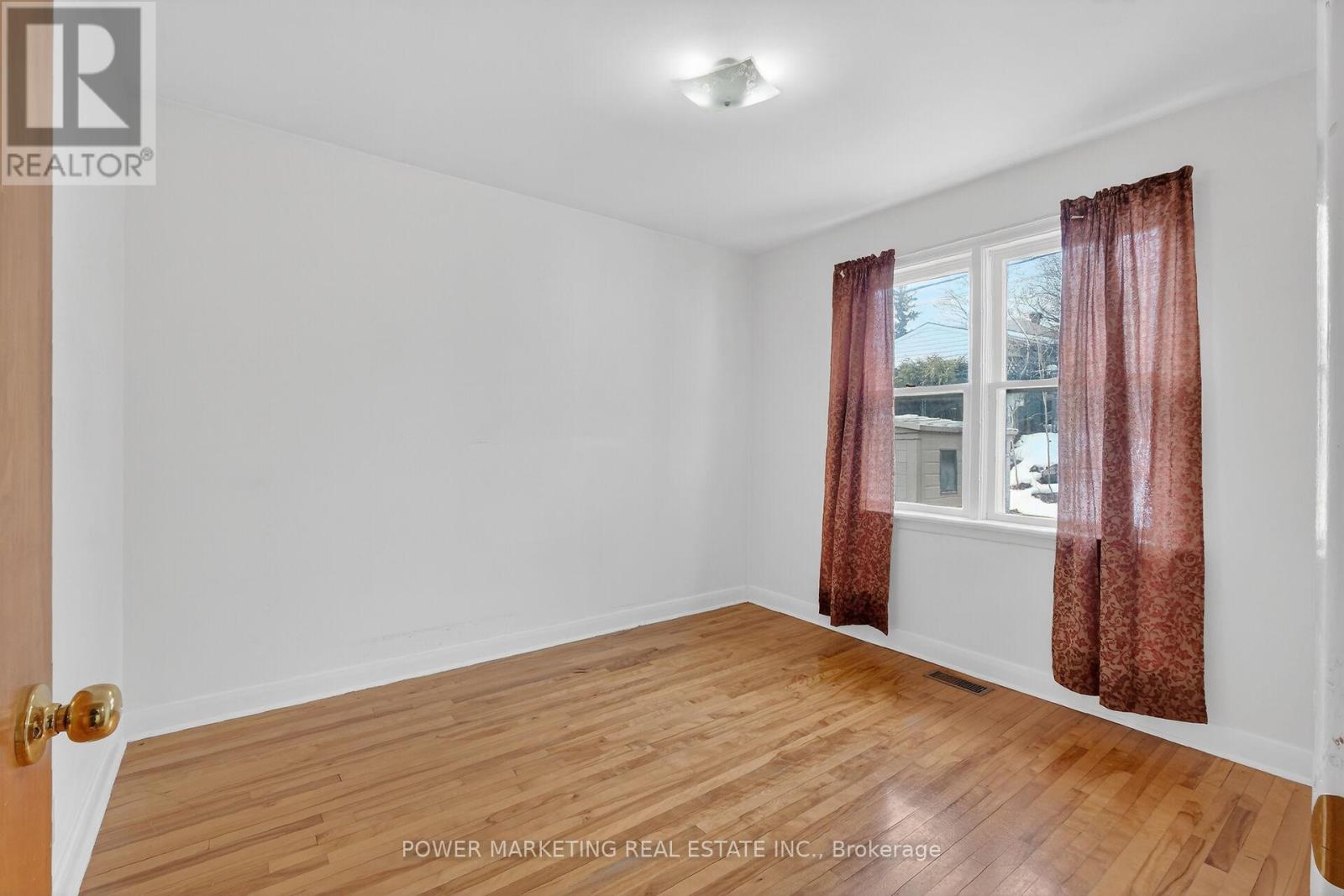 944 Eve Street, Ottawa, Ontario  K1K 3R4 - Photo 26 - X12959798