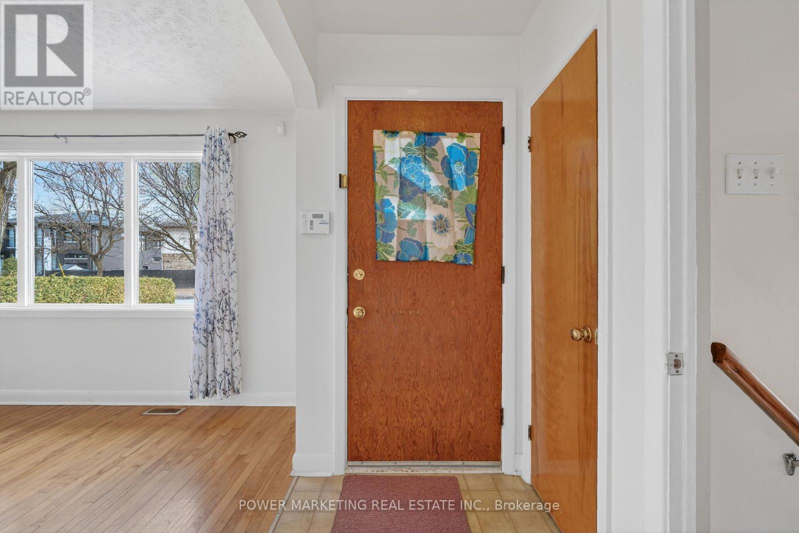 944 Eve Street, Ottawa, Ontario  K1K 3R4 - Photo 6 - X12959798