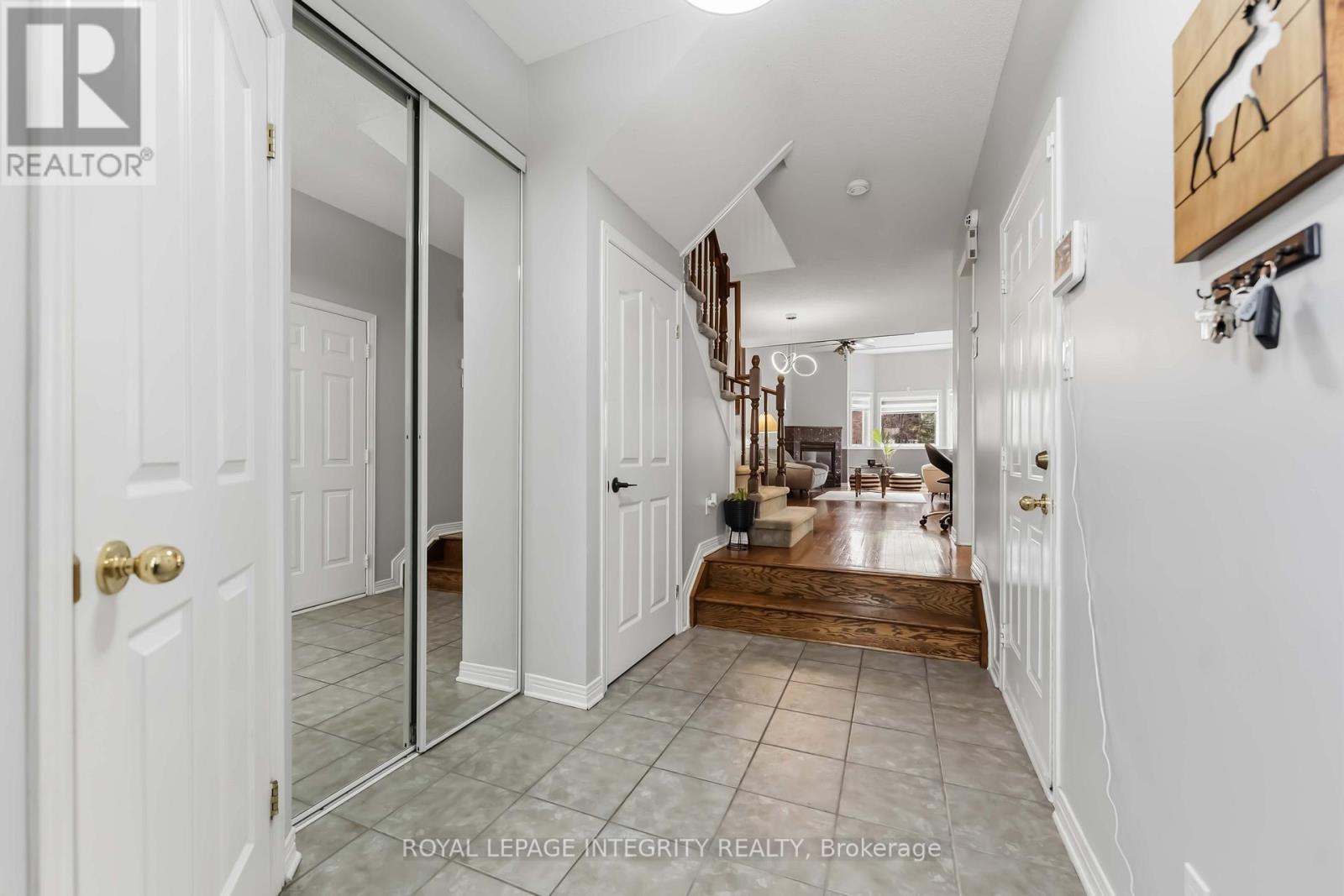 66 Eagleview Street, Ottawa, Ontario  K2M 2S3 - Photo 3 - X12959806