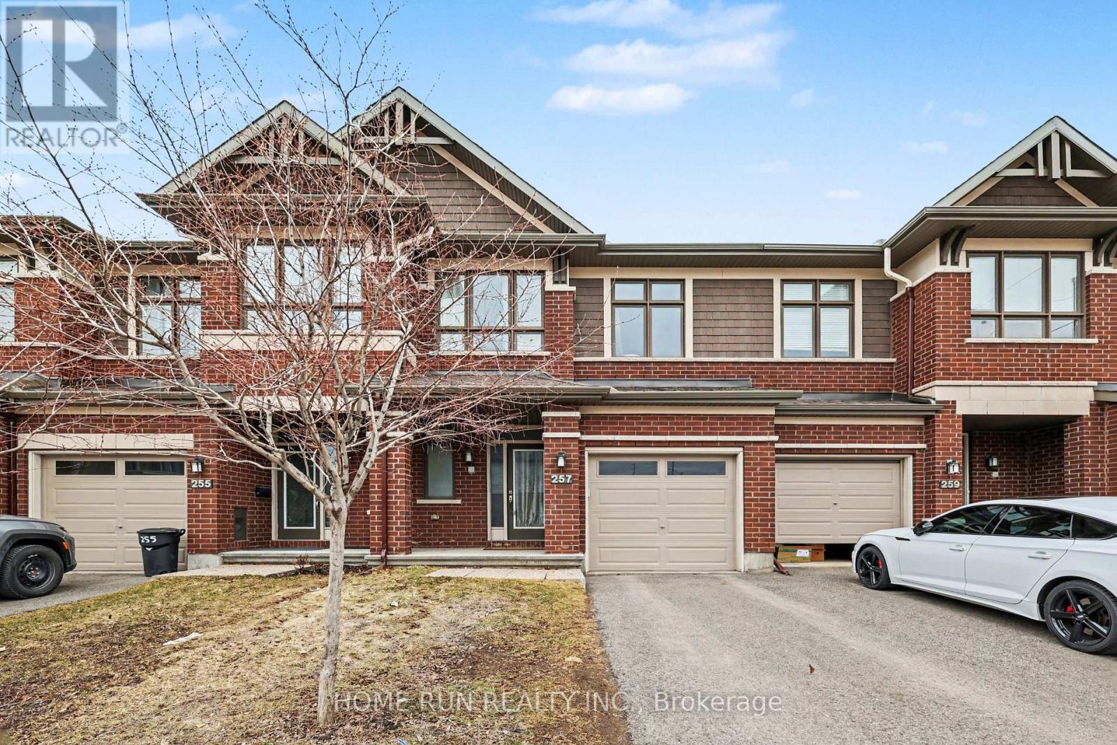 257 DOLCE CRESCENT, Ottawa, Ontario