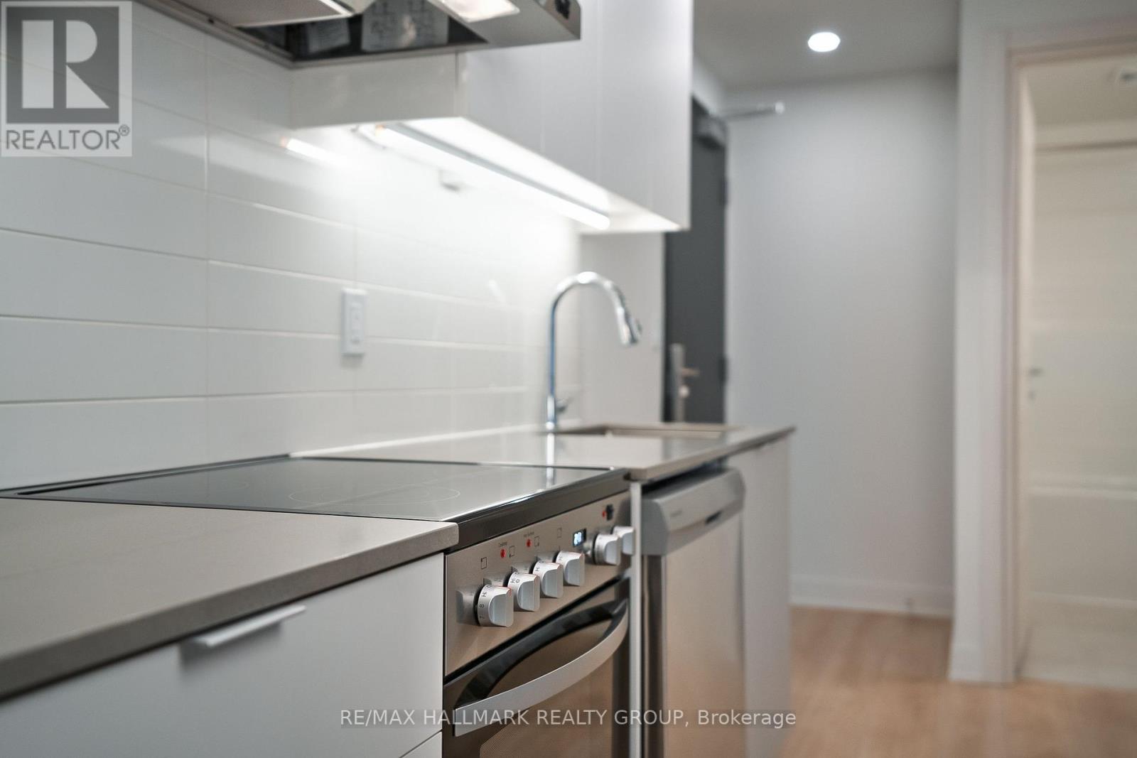 2214 - 199 Rideau Street, Ottawa, Ontario  K1N 0E9 - Photo 6 - X12959922