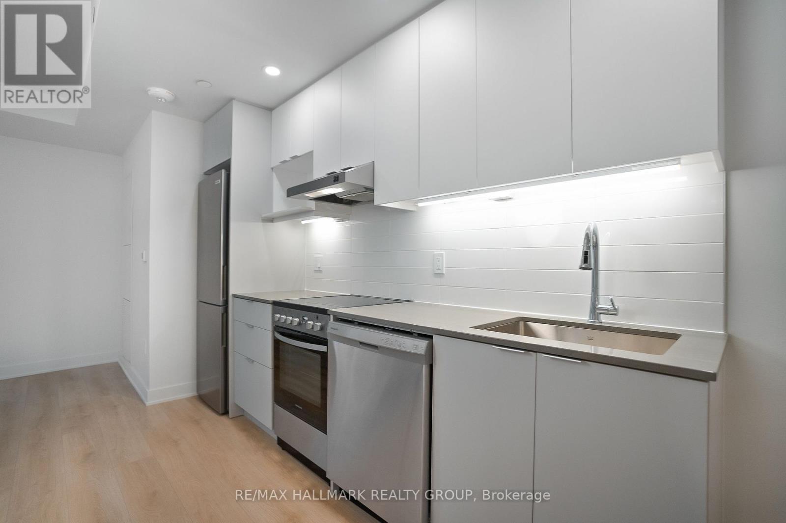 2214 - 199 Rideau Street, Ottawa, Ontario  K1N 0E9 - Photo 7 - X12959922