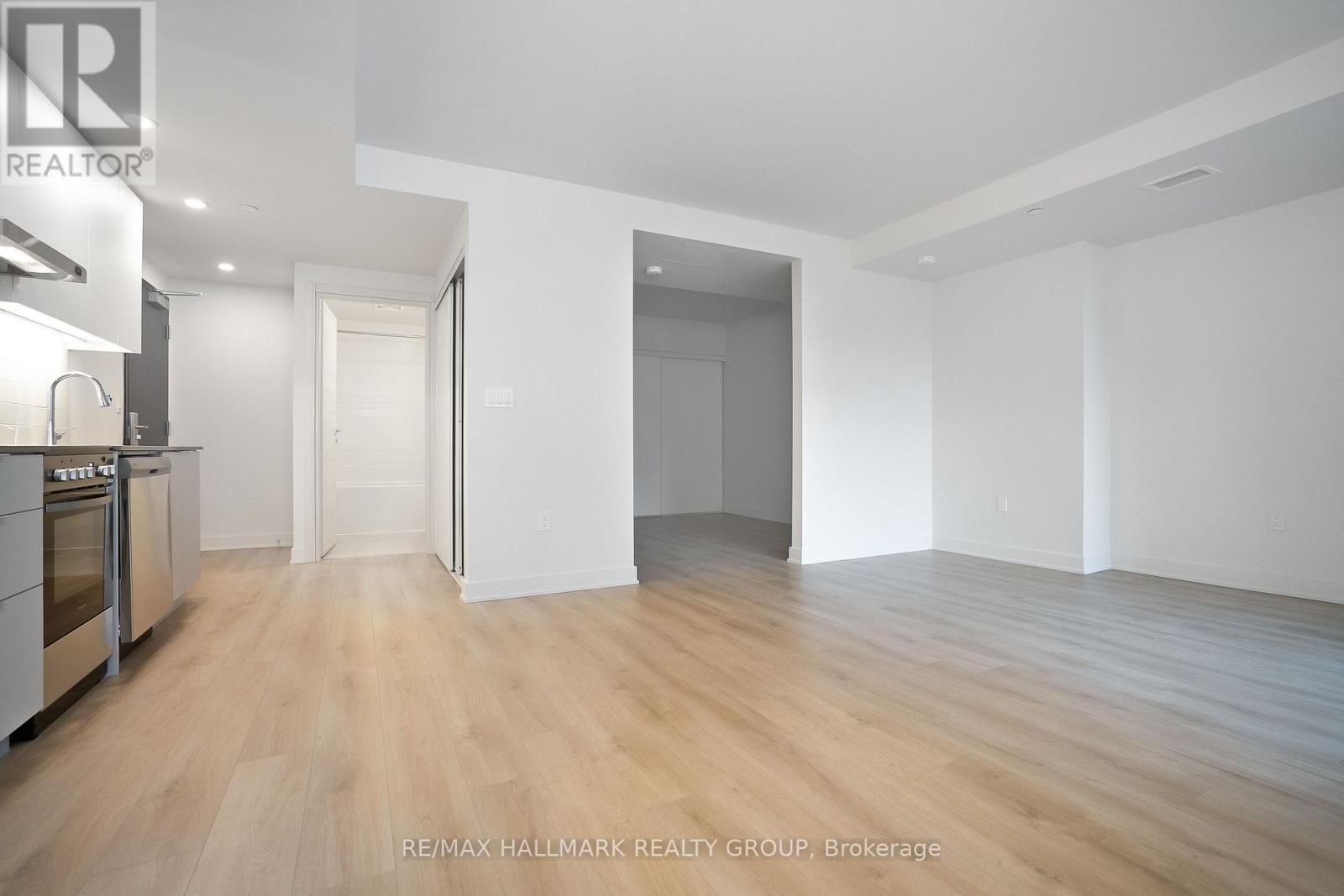 2214 - 199 Rideau Street, Ottawa, Ontario  K1N 0E9 - Photo 9 - X12959922