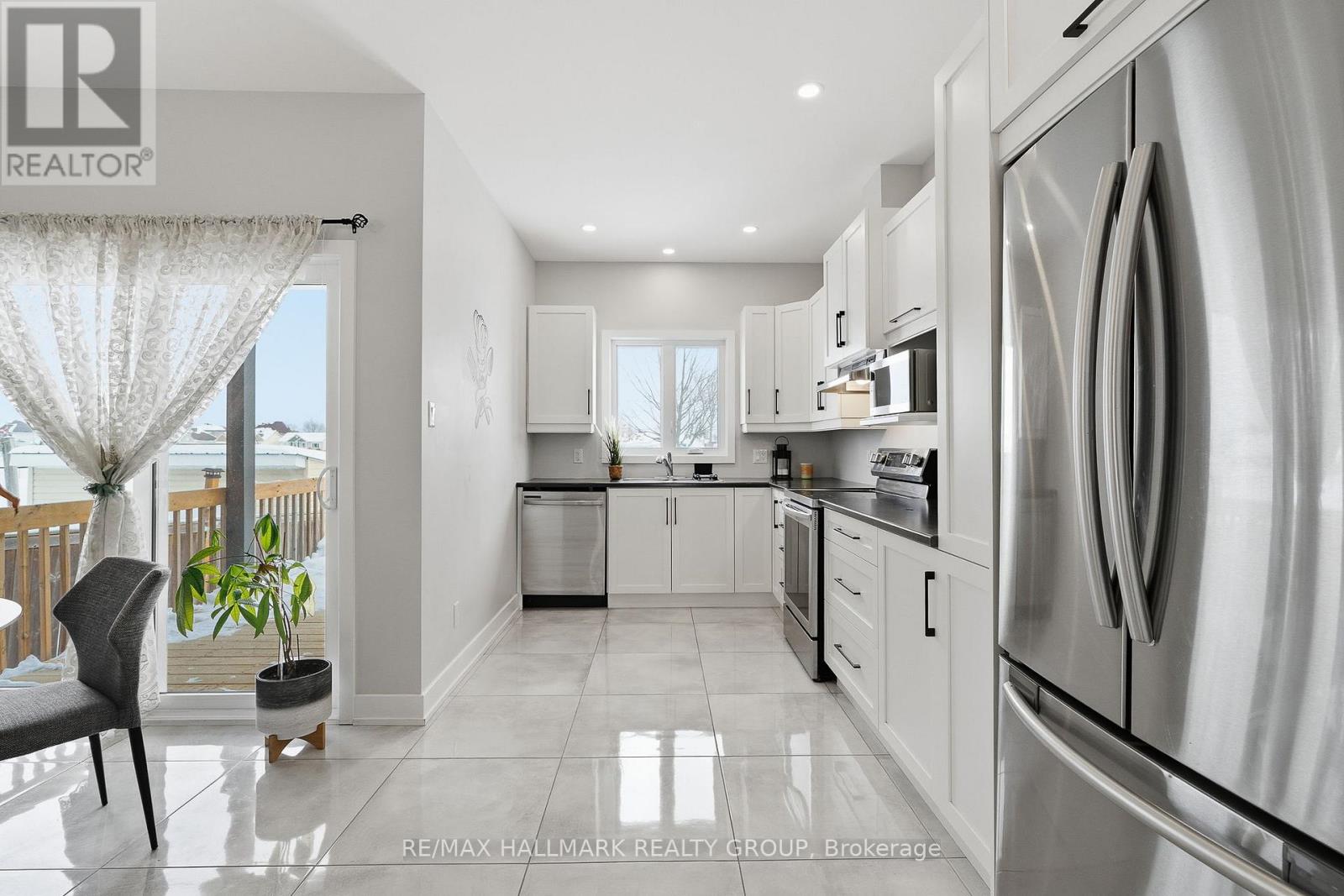 294 Trillium Circle, Alfred And Plantagenet, Ontario  K0A 3K0 - Photo 11 - X12959926