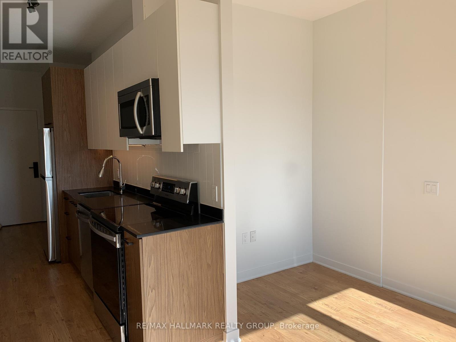 702 - 192 Bronson Avenue, Ottawa, Ontario  K1R 0E7 - Photo 5 - X12959928