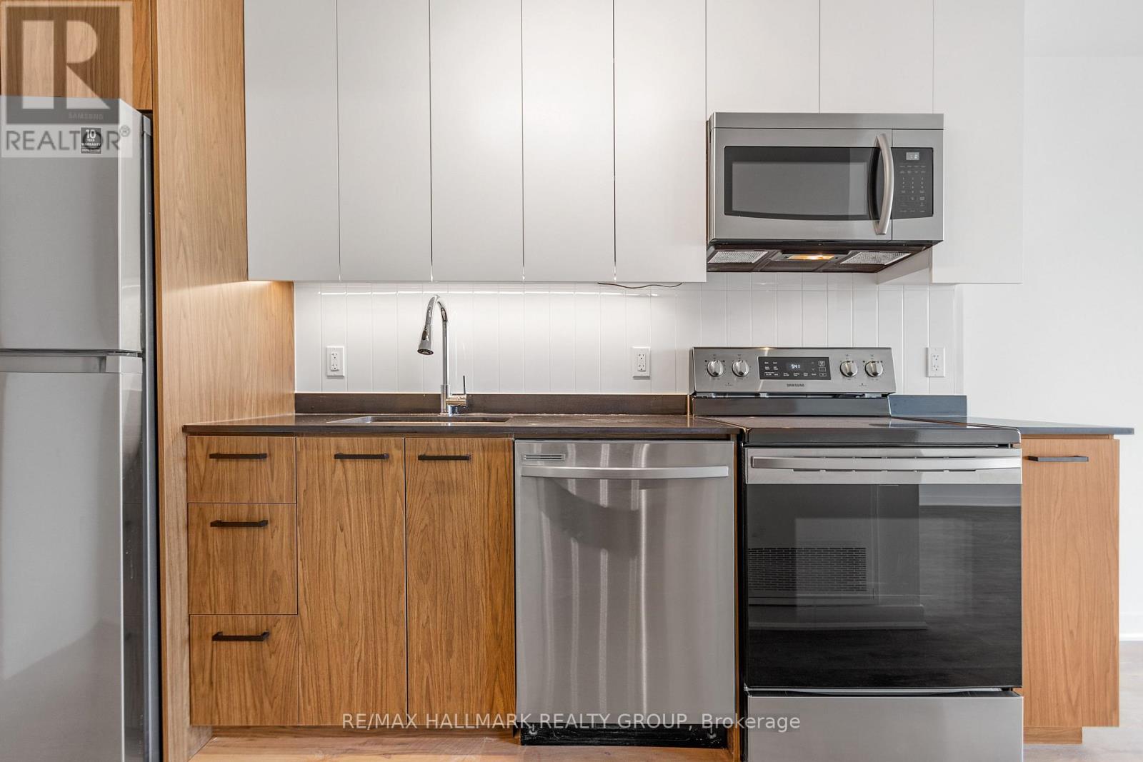 303 - 192 Bronson Avenue, Ottawa, Ontario  K1R 0E7 - Photo 4 - X12959930