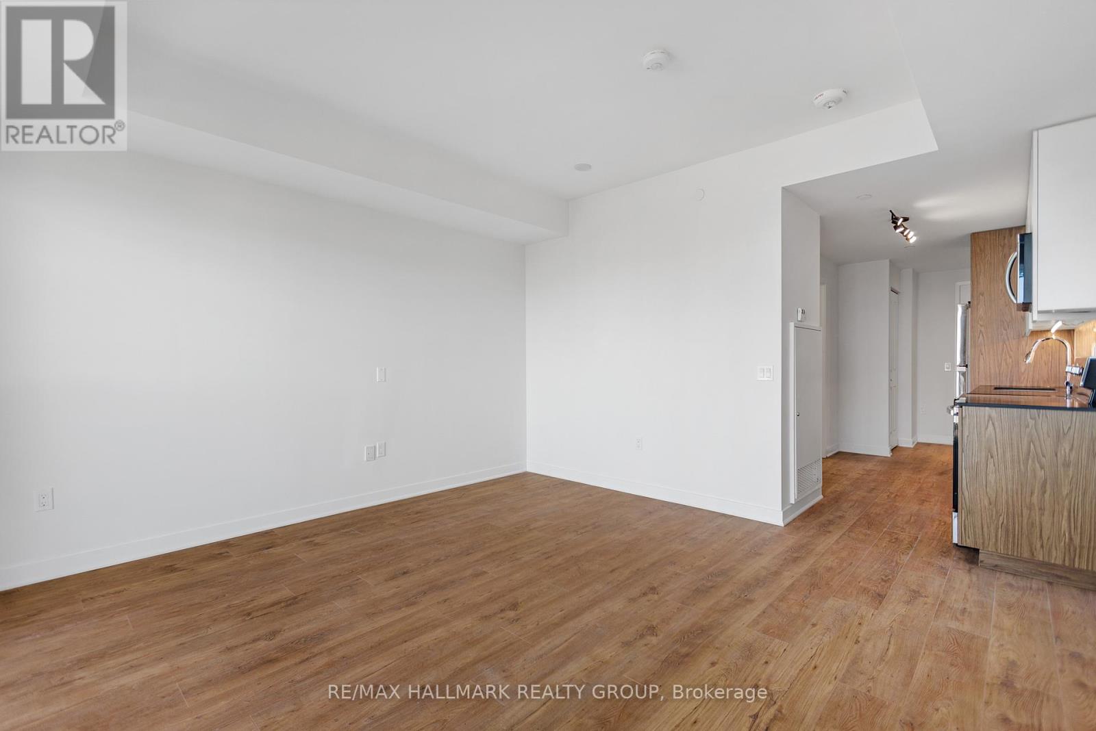 303 - 192 Bronson Avenue, Ottawa, Ontario  K1R 0E7 - Photo 8 - X12959930