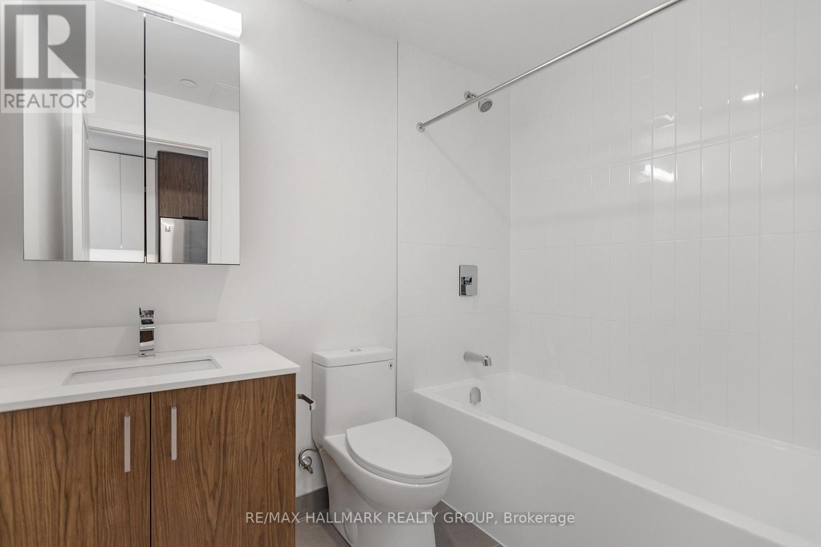 303 - 192 Bronson Avenue, Ottawa, Ontario  K1R 0E7 - Photo 9 - X12959930