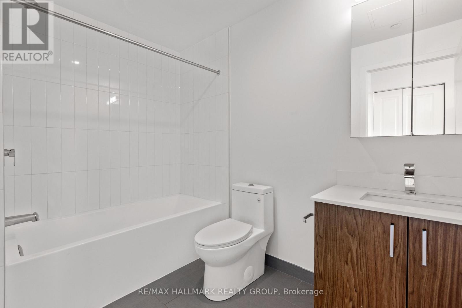 604 - 192 Bronson Avenue, Ottawa, Ontario  K1R 0E7 - Photo 11 - X12959932