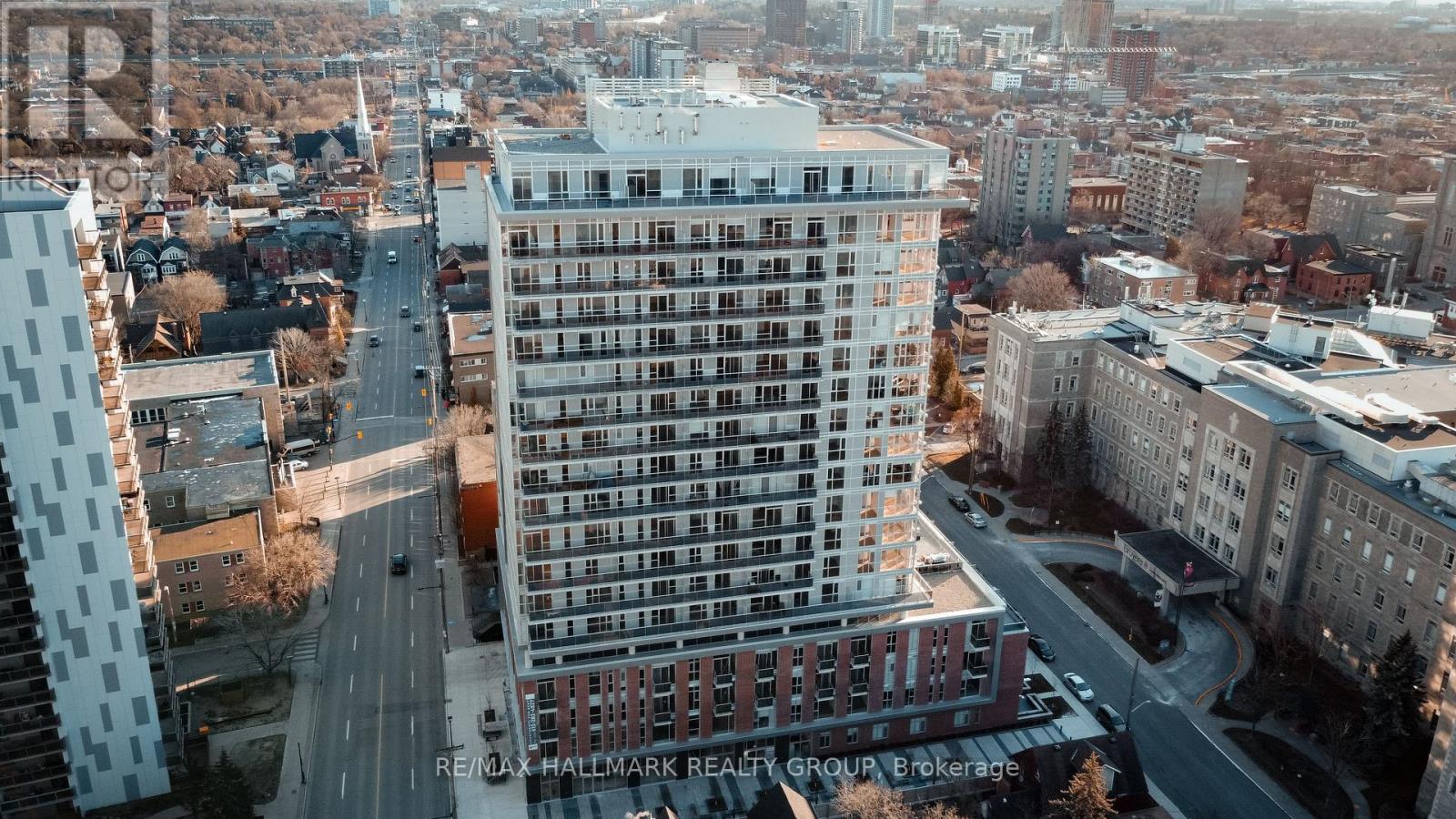 604 - 192 Bronson Avenue, Ottawa, Ontario  K1R 0E7 - Photo 2 - X12959932