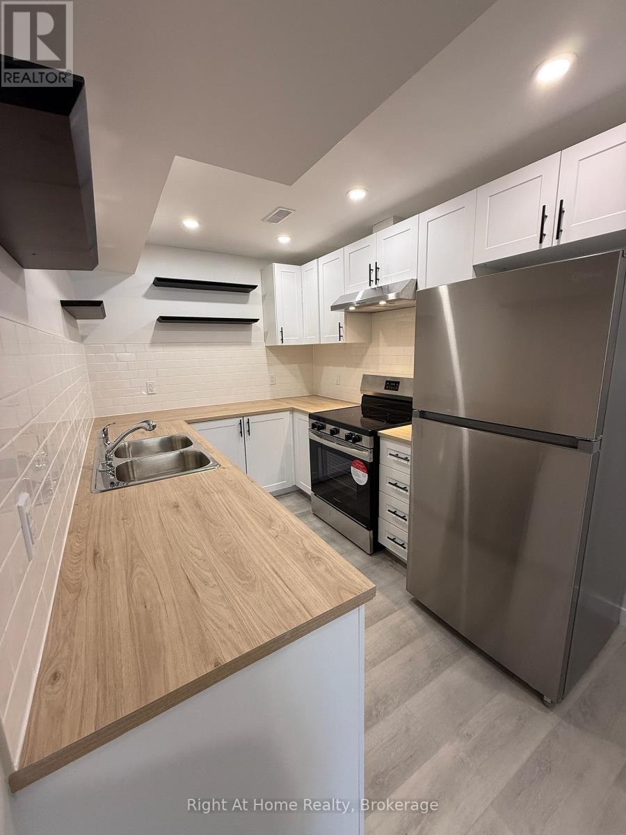 237 BENNINGER DRIVE, Kitchener, Ontario