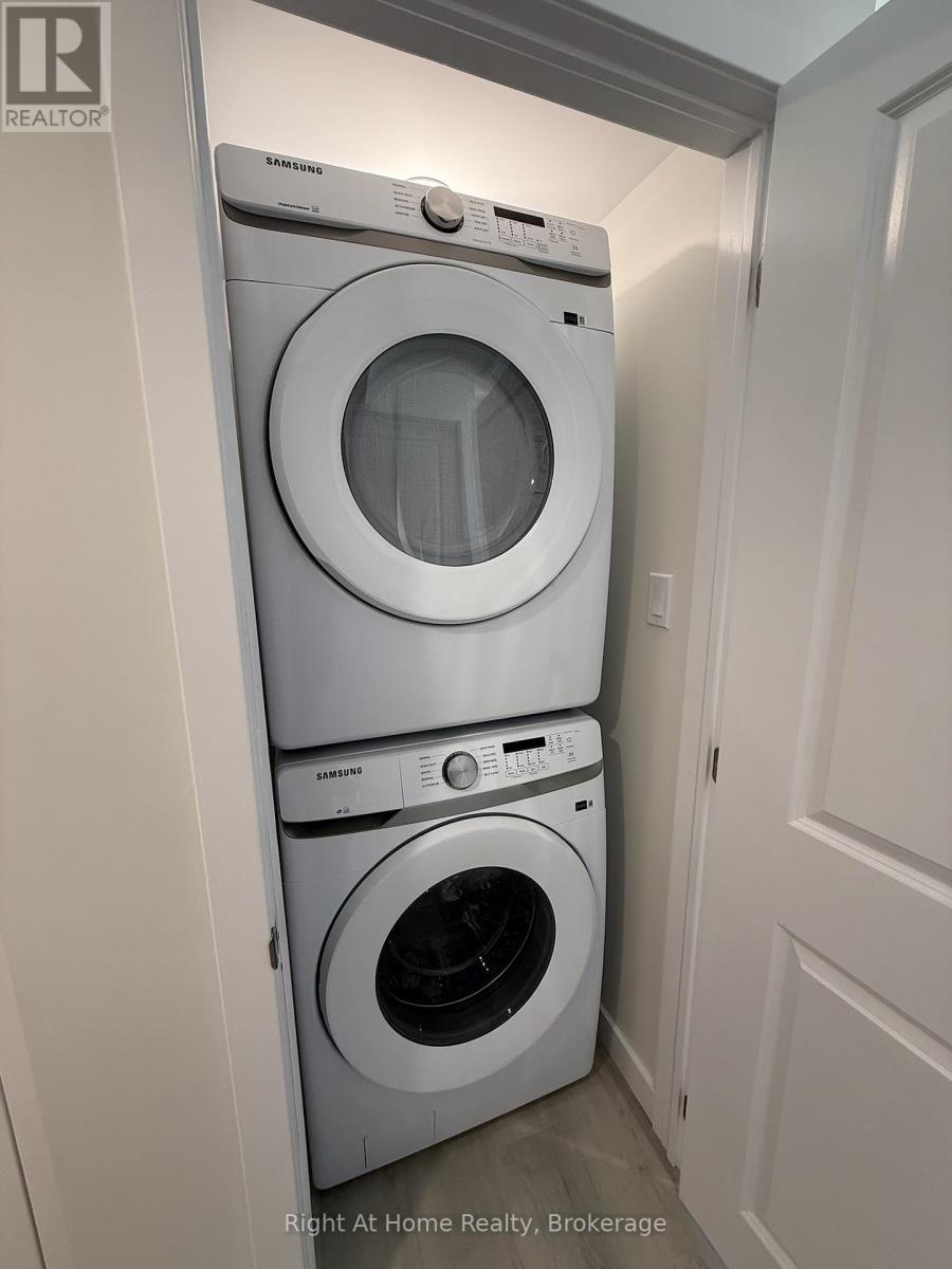 237 Benninger Drive, Kitchener, Ontario  N2E 0K1 - Photo 12 - X12959802