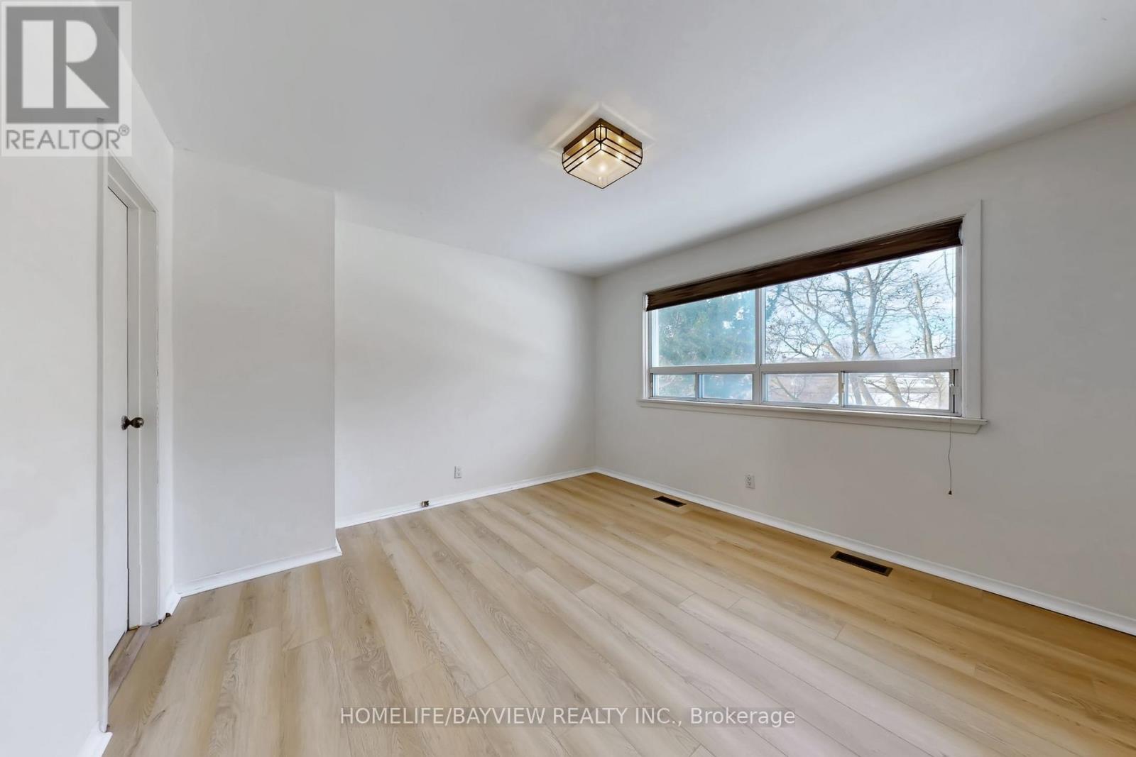 22 Marowyne Drive, Toronto, Ontario  M2J 2A4 - Photo 9 - C12931166