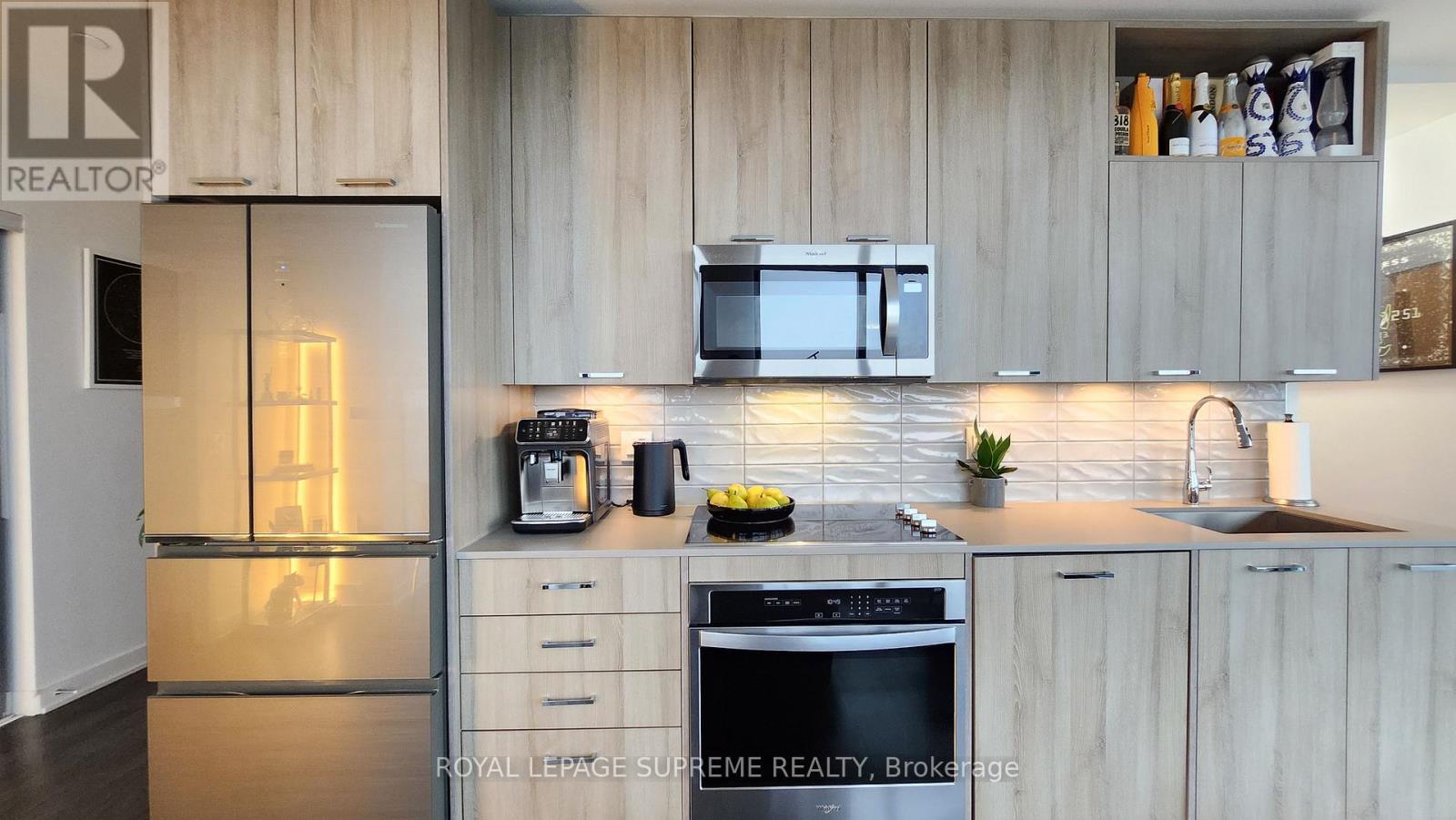 Lph02 - 120 Eagle Rock Way, Vaughan, Ontario L6A 5C2 - Photo 2 - N12958752