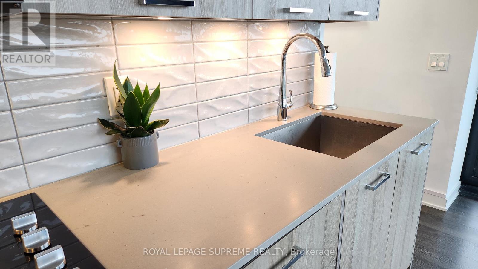 Lph02 - 120 Eagle Rock Way, Vaughan, Ontario L6A 5C2 - Photo 3 - N12958752