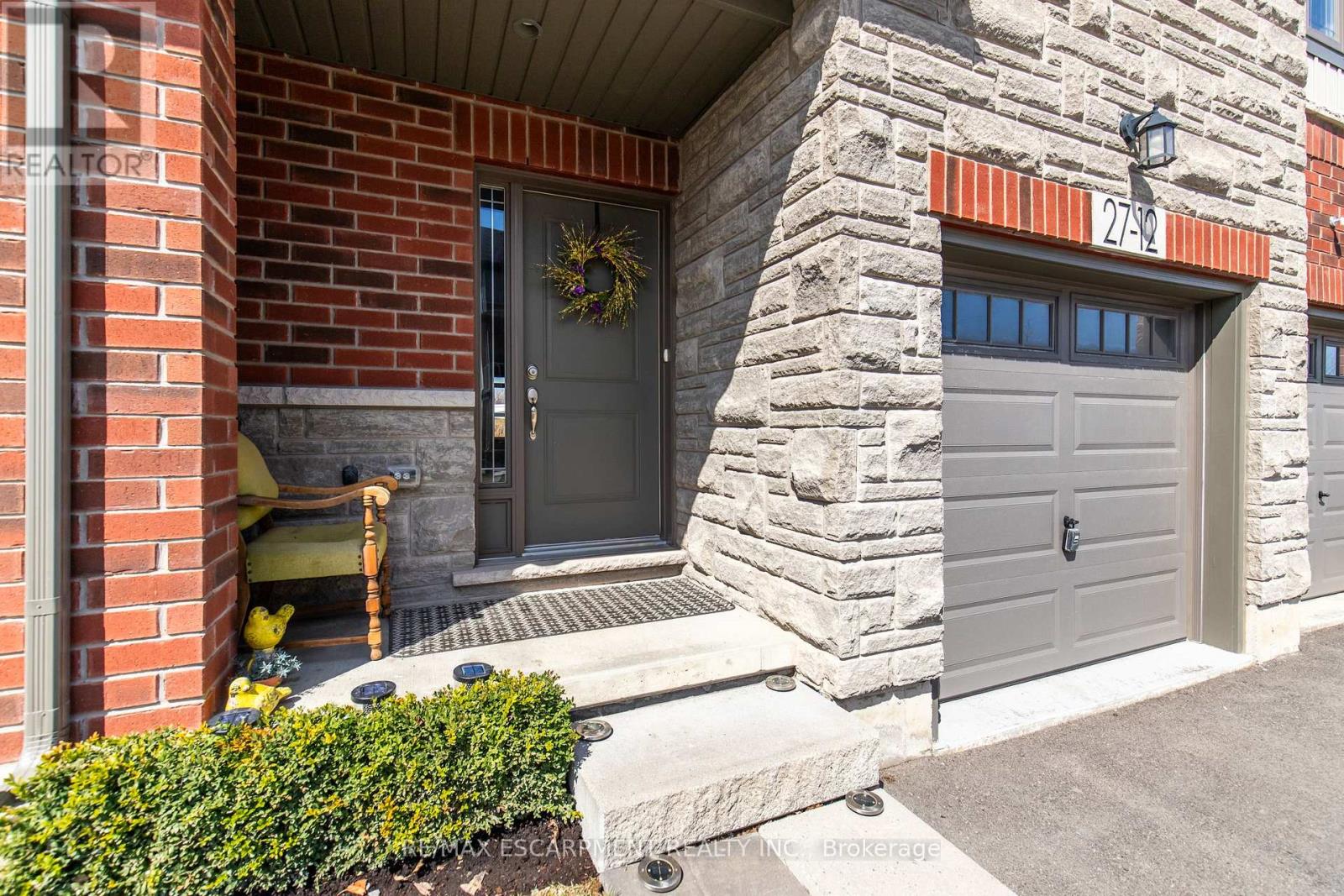 12 - 27 Rachel Drive, Hamilton, Ontario  L8E 0K6 - Photo 2 - X12946474