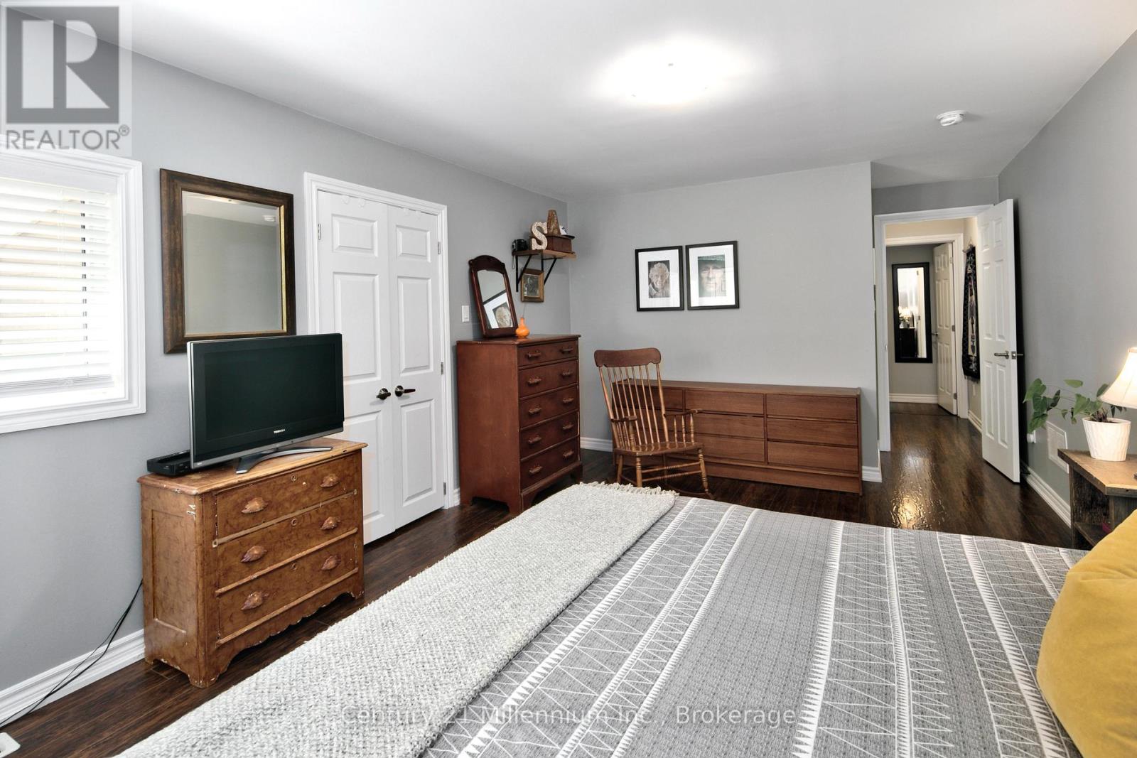 5 Bells Park Road, Wasaga Beach, Ontario  L9Z 2X2 - Photo 13 - S12959700