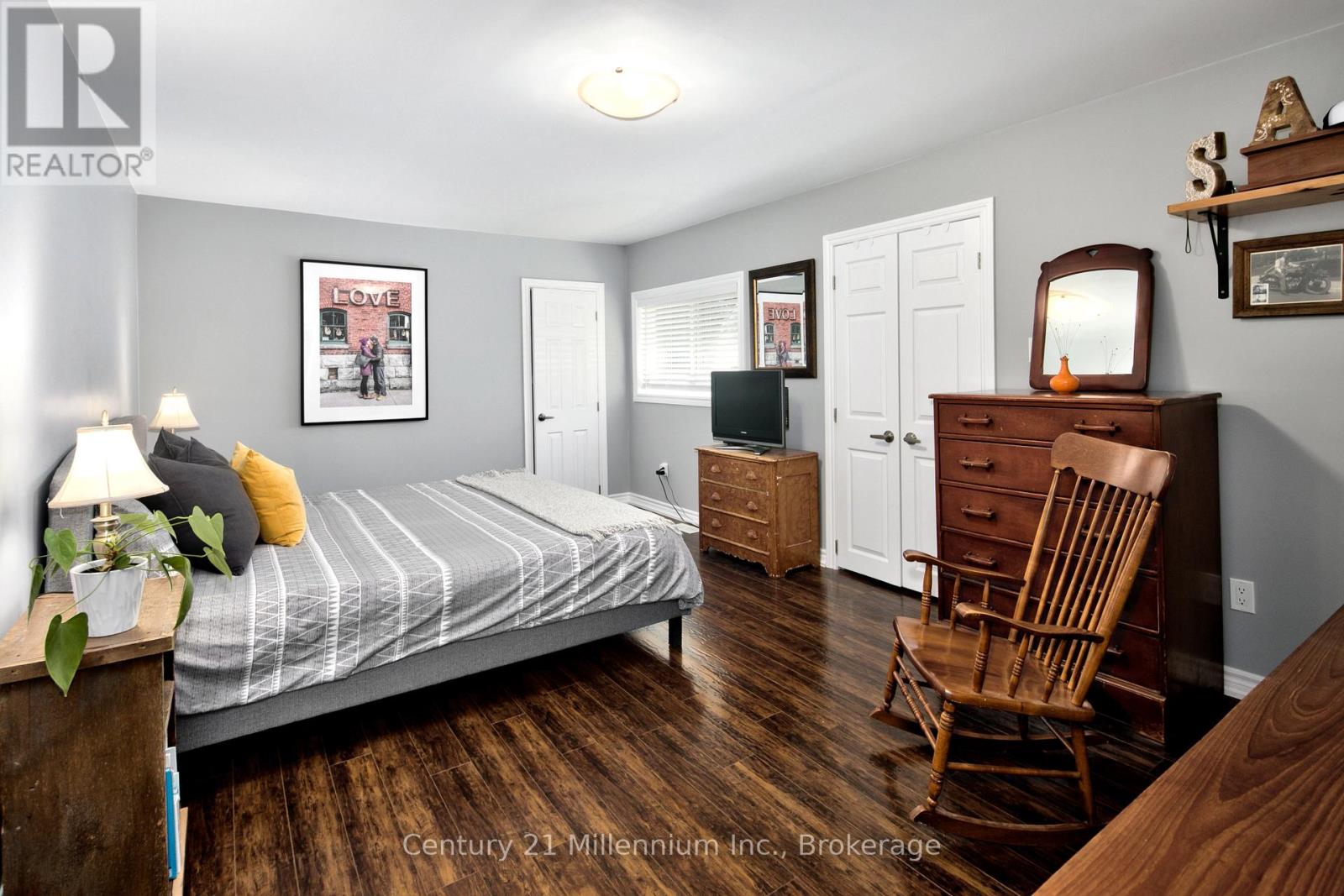 5 Bells Park Road, Wasaga Beach, Ontario  L9Z 2X2 - Photo 14 - S12959700