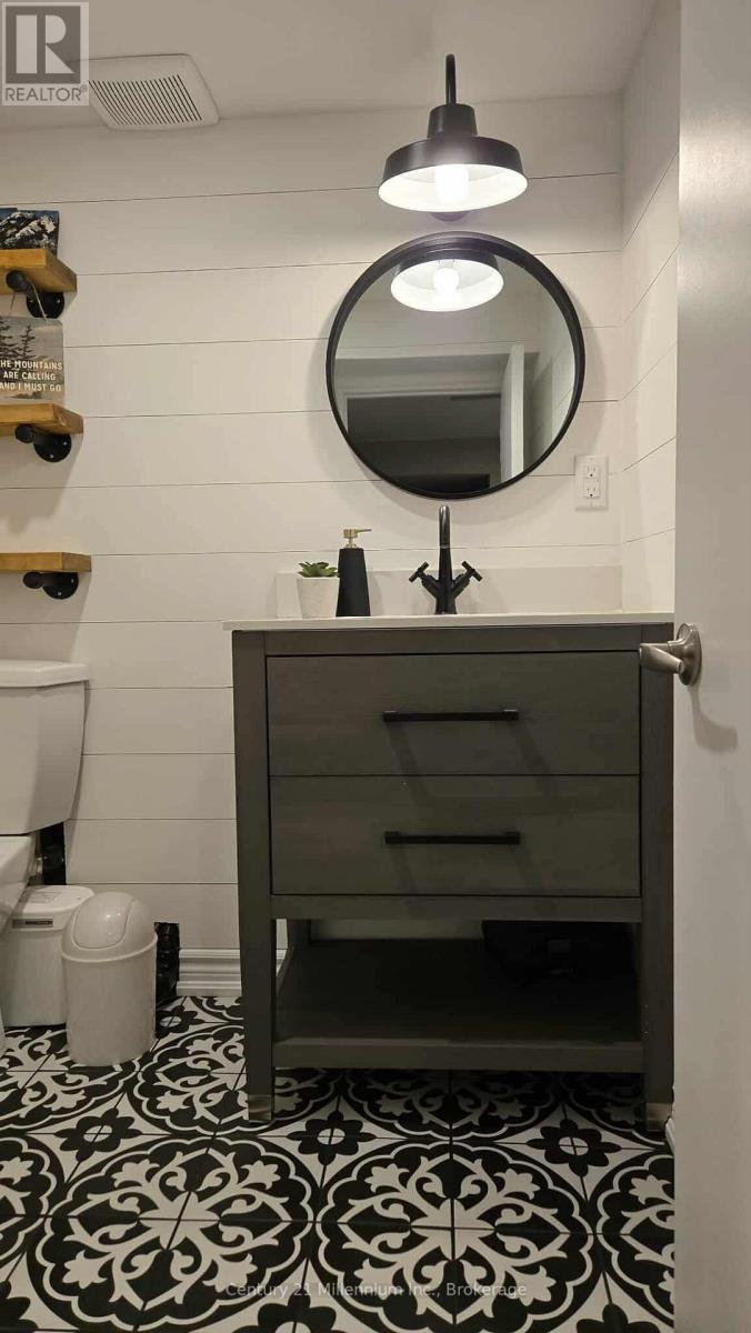 5 Bells Park Road, Wasaga Beach, Ontario  L9Z 2X2 - Photo 30 - S12959700