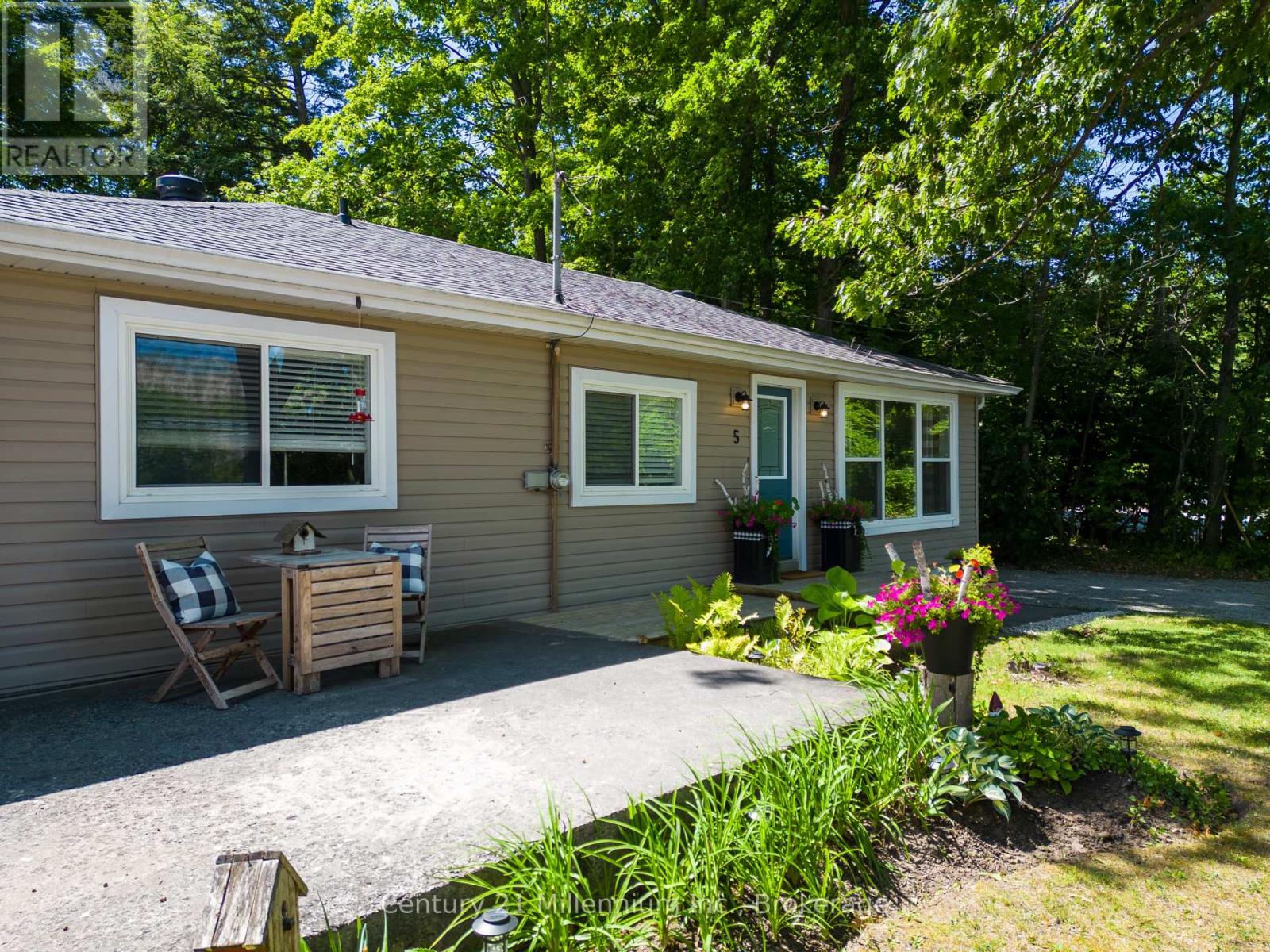 5 Bells Park Road, Wasaga Beach, Ontario  L9Z 2X2 - Photo 4 - S12959700