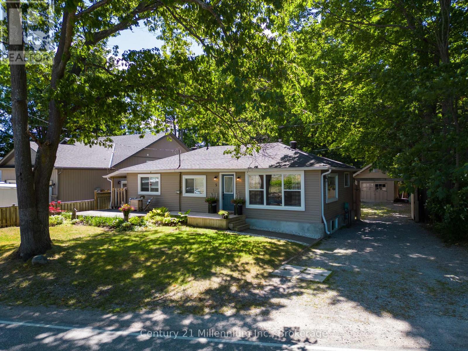 5 Bells Park Road, Wasaga Beach, Ontario  L9Z 2X2 - Photo 5 - S12959700