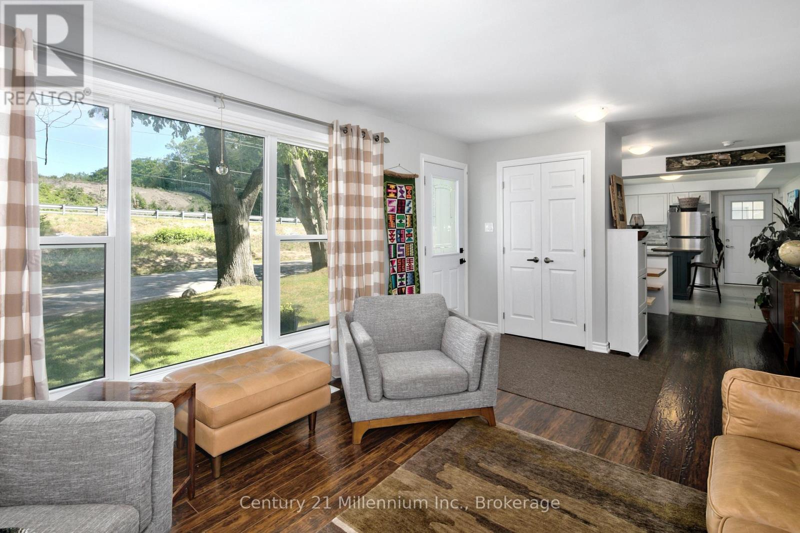 5 Bells Park Road, Wasaga Beach, Ontario  L9Z 2X2 - Photo 6 - S12959700