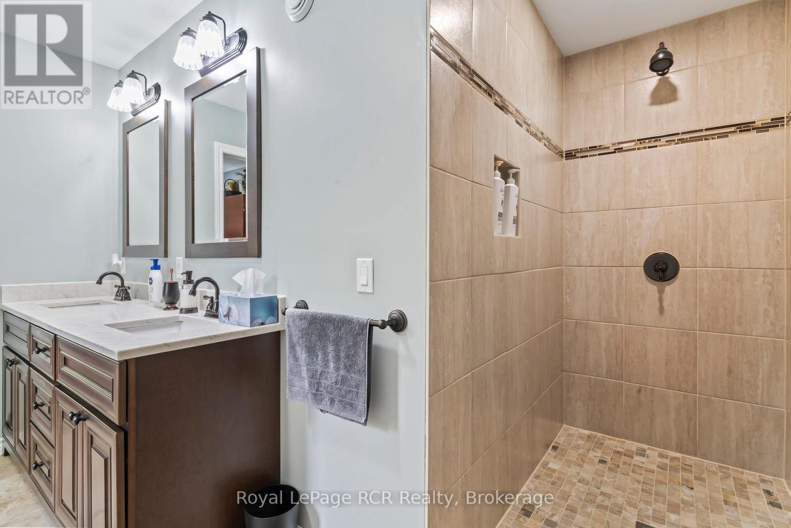 615 Cayuga Crescent, Huron-Kinloss, Ontario  N2Z 2X3 - Photo 23 - X12959818