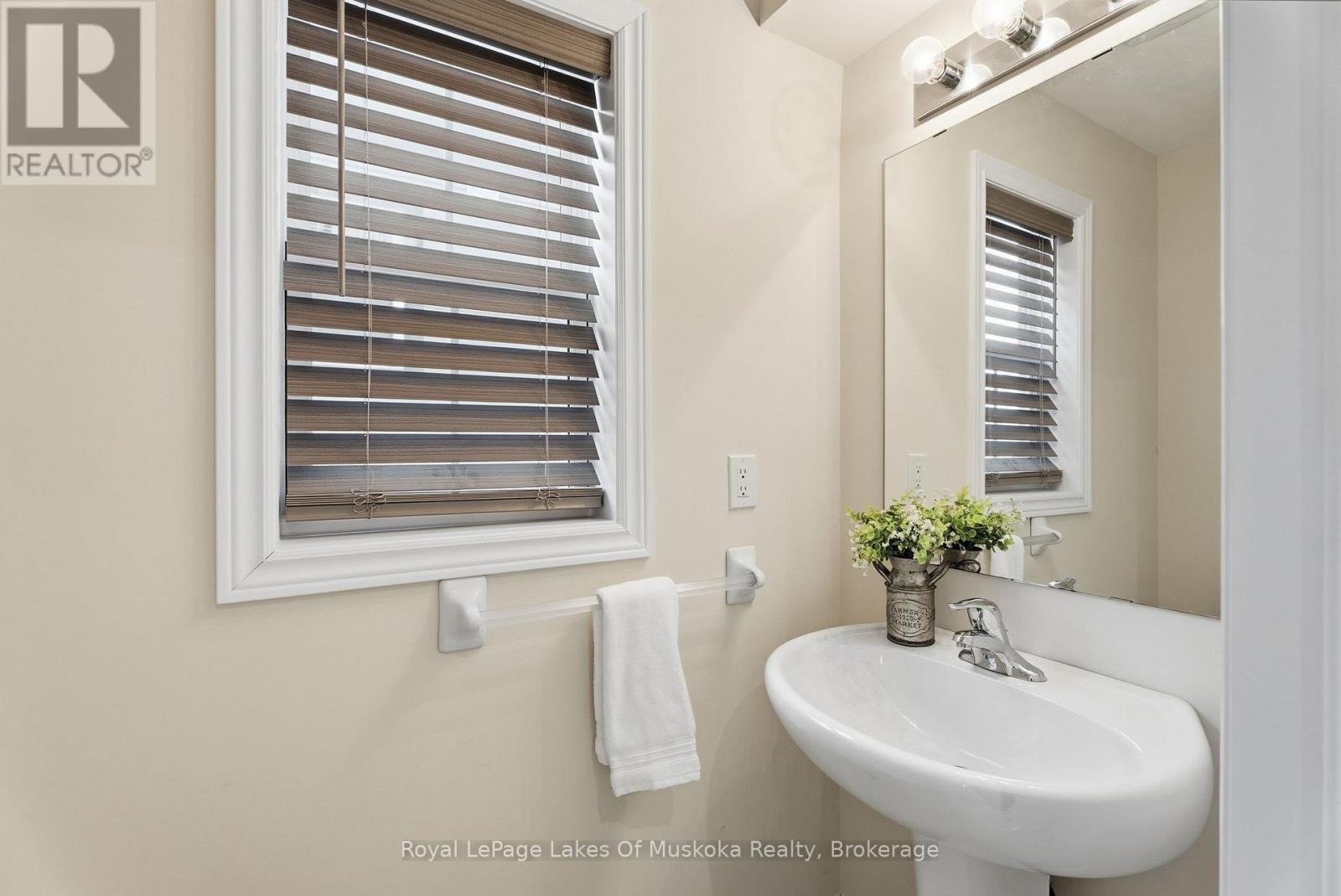 15 Quinn Forest Drive, Bracebridge, Ontario  P1L 0C8 - Photo 12 - X12959840