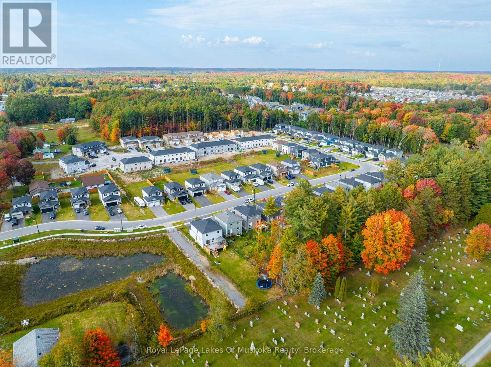 15 Quinn Forest Drive, Bracebridge, Ontario  P1L 0C8 - Photo 3 - X12959840