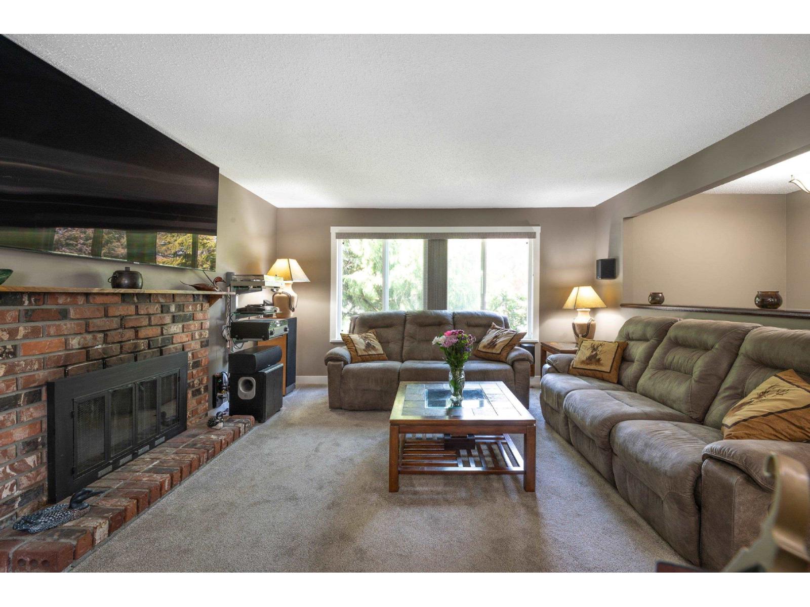 27052 34a Avenue, Langley, British Columbia  V4W 3H3 - Photo 6 - R3106091