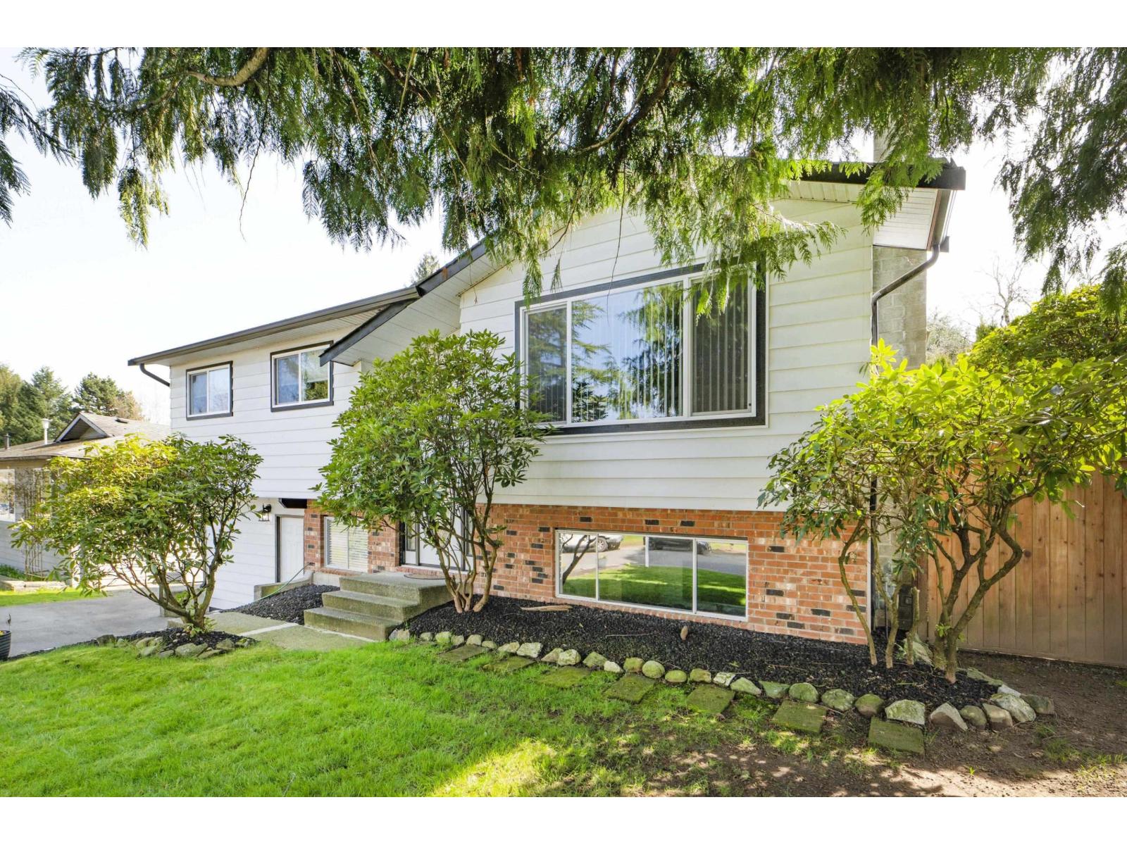27052 34a Avenue, Langley, British Columbia  V4W 3H3 - Photo 3 - R3106091