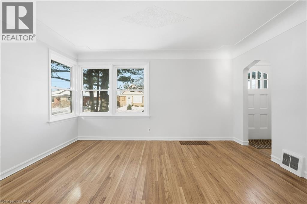 15 East 41st Street, Hamilton, Ontario  L8T 2Z3 - Photo 12 - 40810759