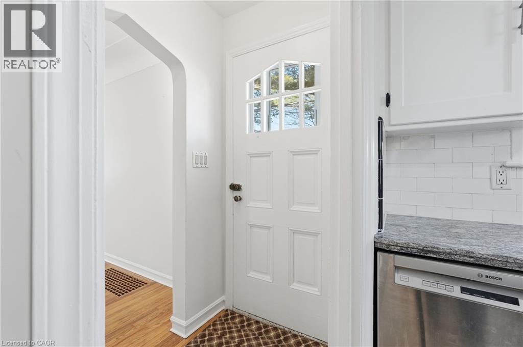 15 East 41st Street, Hamilton, Ontario  L8T 2Z3 - Photo 4 - 40810759