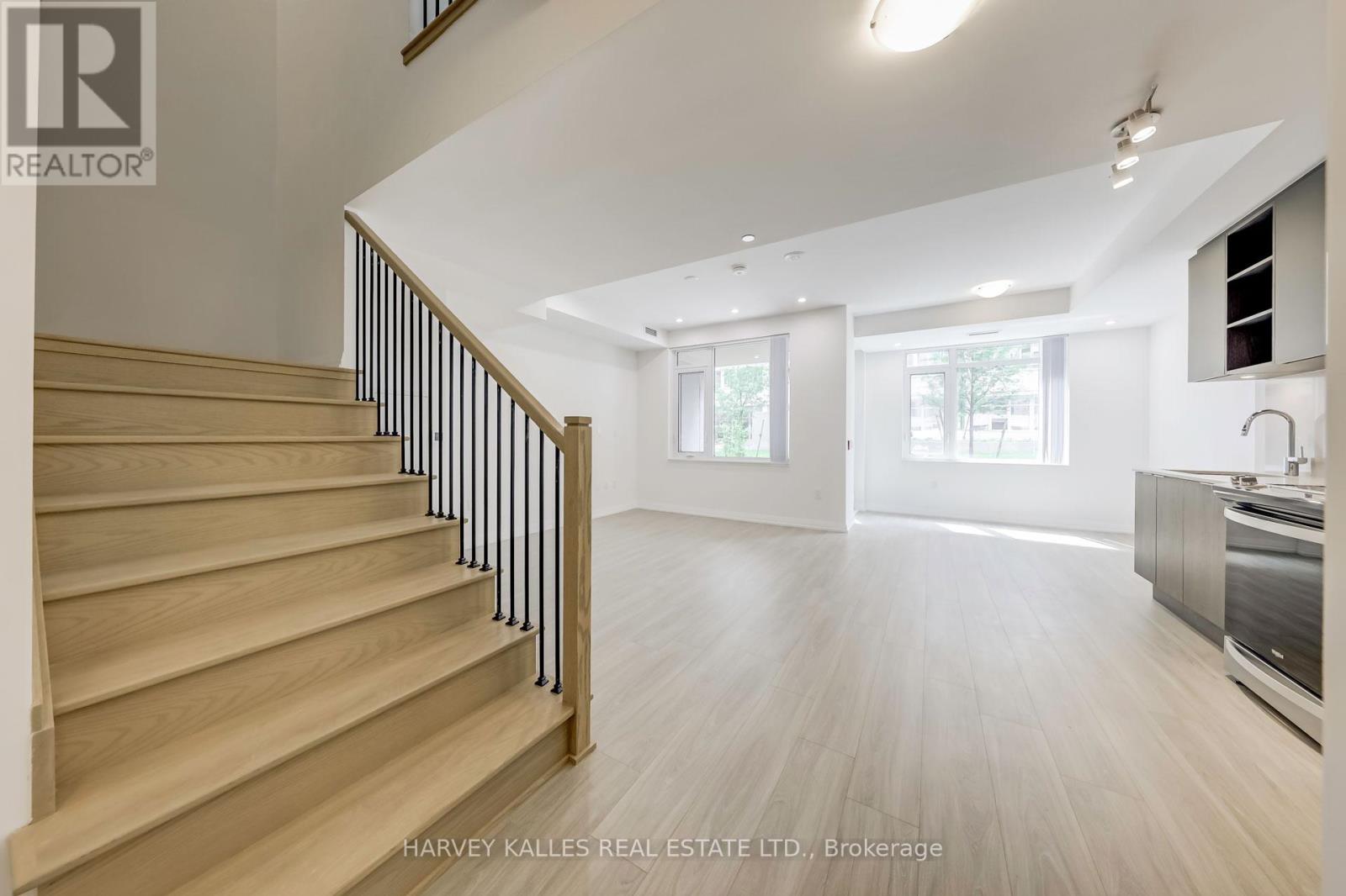 Th116 - 50 Dunfield Avenue, Toronto, Ontario  M4S 0E4 - Photo 4 - C12959754