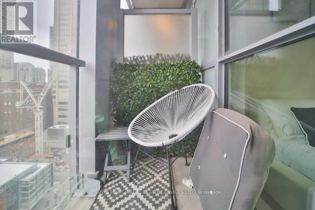 909 - 1 Yorkville Avenue, Toronto, Ontario  M4W 1L1 - Photo 14 - C12959796