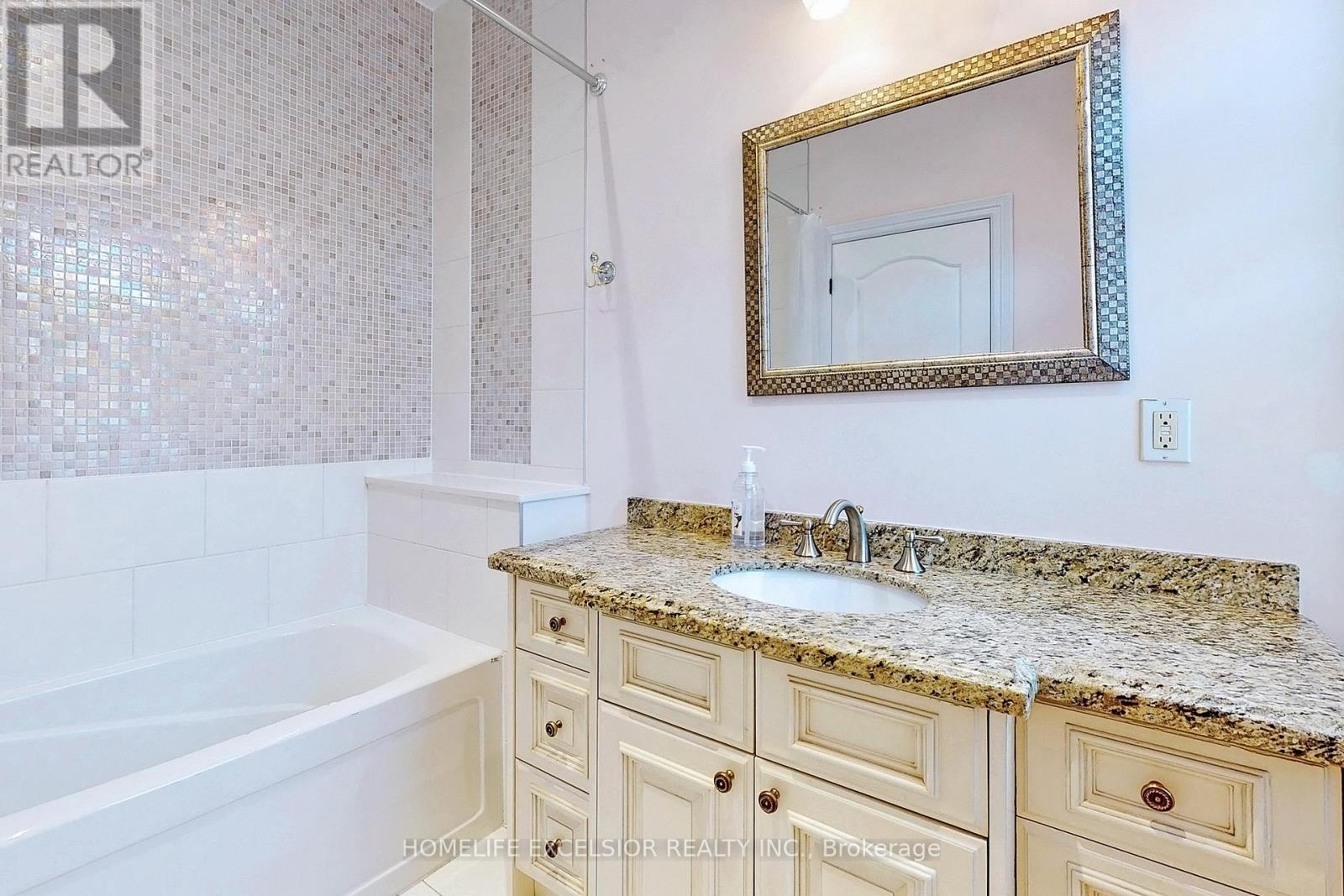 105 Hollywood Avenue, Toronto, Ontario  M2N 3K2 - Photo 31 - C12959902