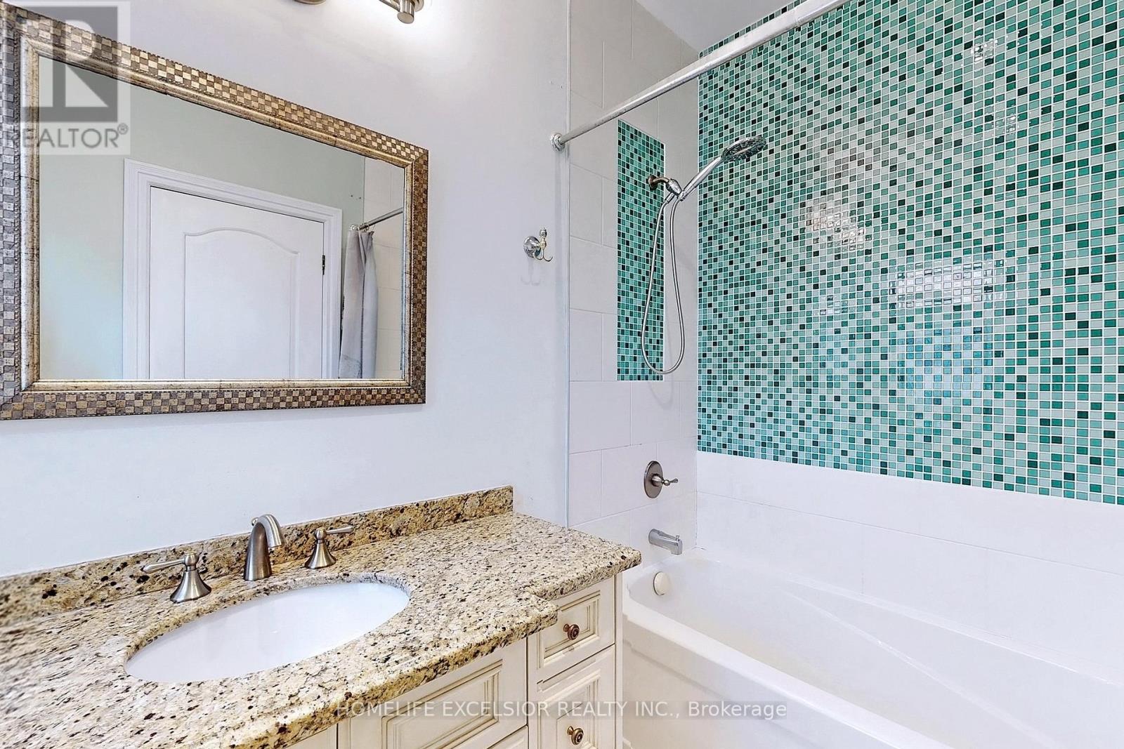 105 Hollywood Avenue, Toronto, Ontario  M2N 3K2 - Photo 34 - C12959902