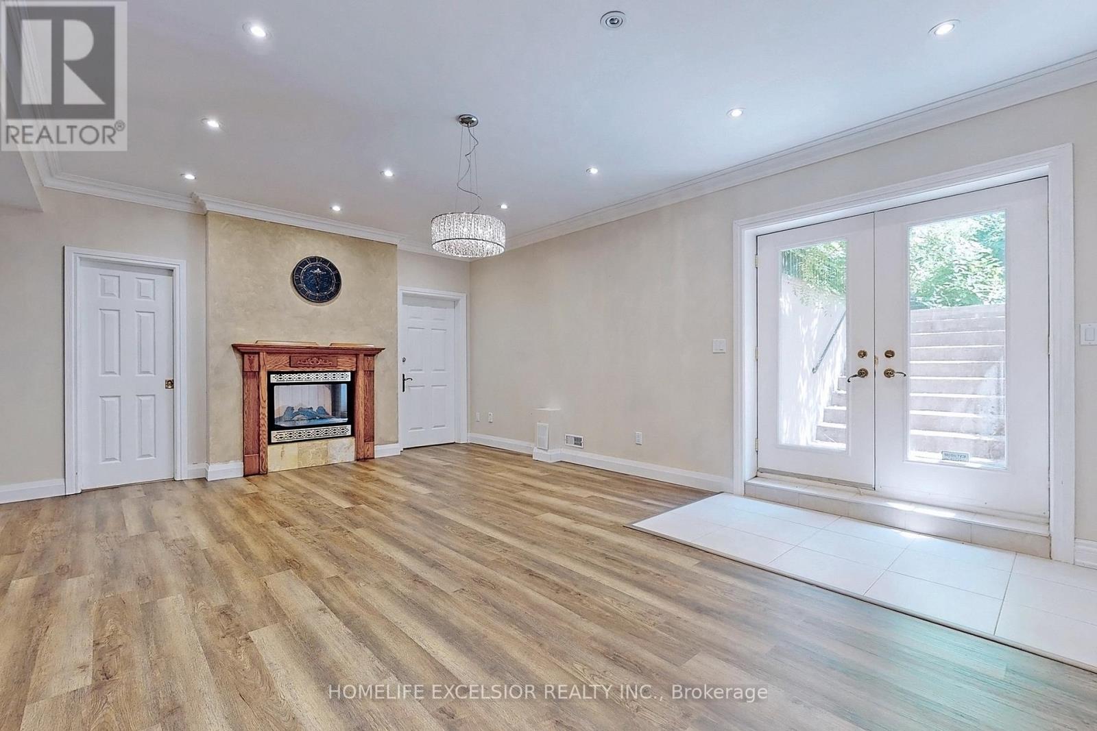 105 Hollywood Avenue, Toronto, Ontario  M2N 3K2 - Photo 39 - C12959902