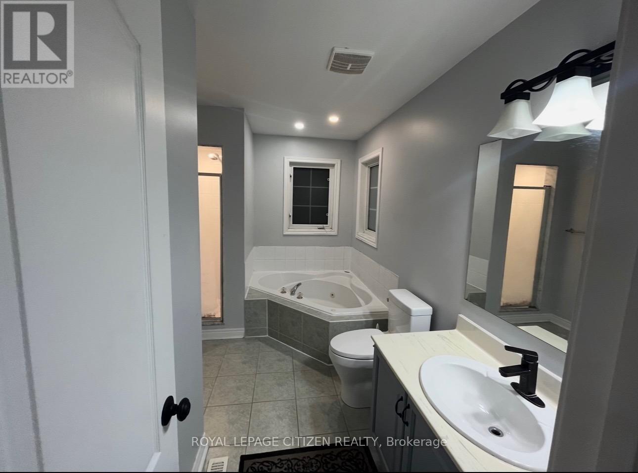 97 Chartway Boulevard, Toronto, Ontario  M1C 5H2 - Photo 3 - E12959706