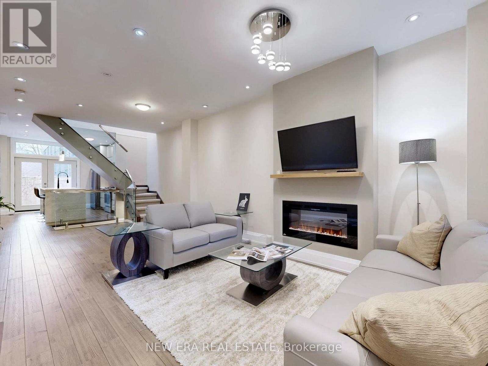 75 Laing Street, Toronto, Ontario  M4L 2N4 - Photo 5 - E12959728