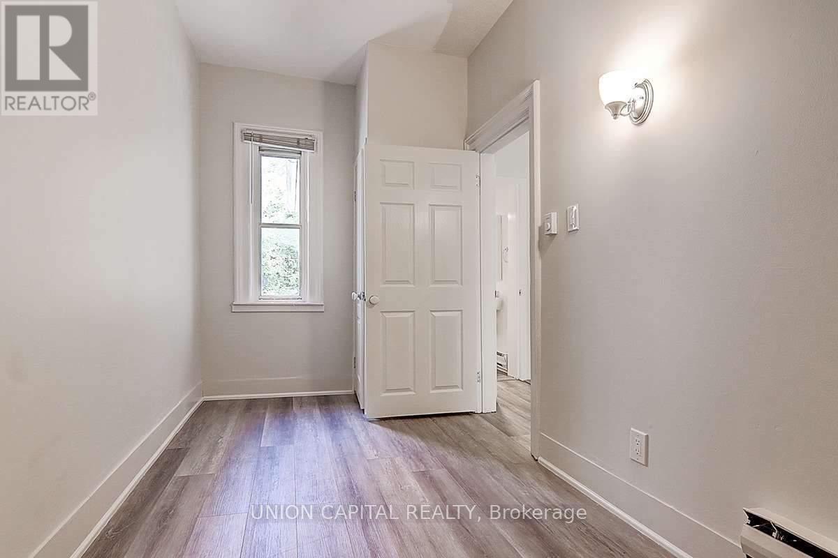 928 Eastern Avenue, Toronto, Ontario  M4L 1A4 - Photo 11 - E12959792