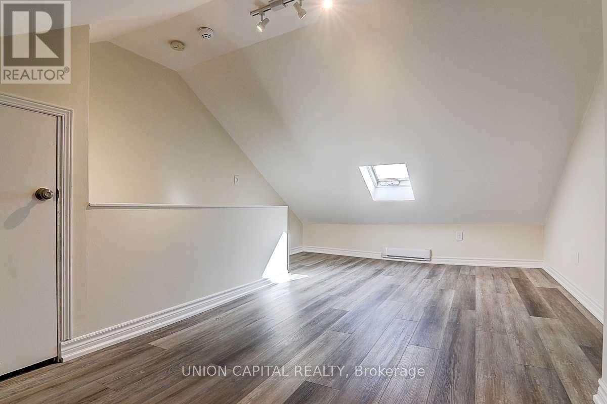 928 Eastern Avenue, Toronto, Ontario  M4L 1A4 - Photo 21 - E12959792