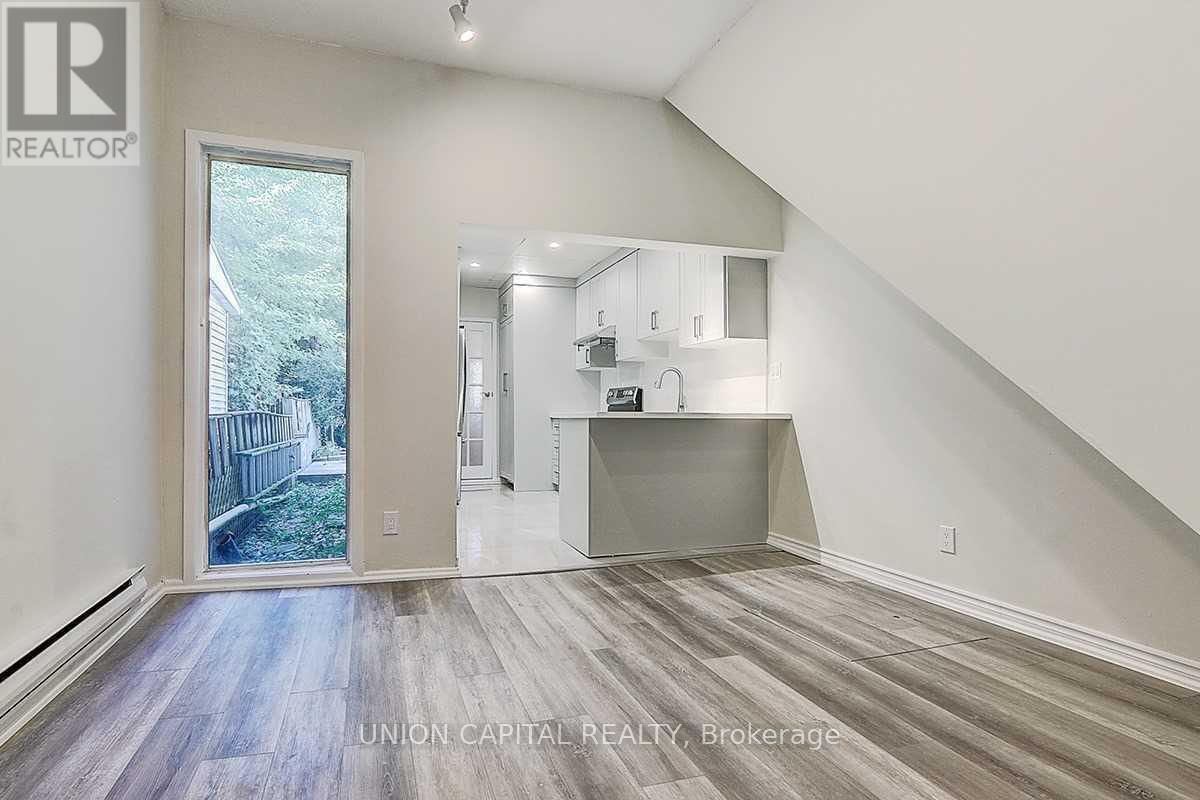 928 Eastern Avenue, Toronto, Ontario  M4L 1A4 - Photo 8 - E12959792