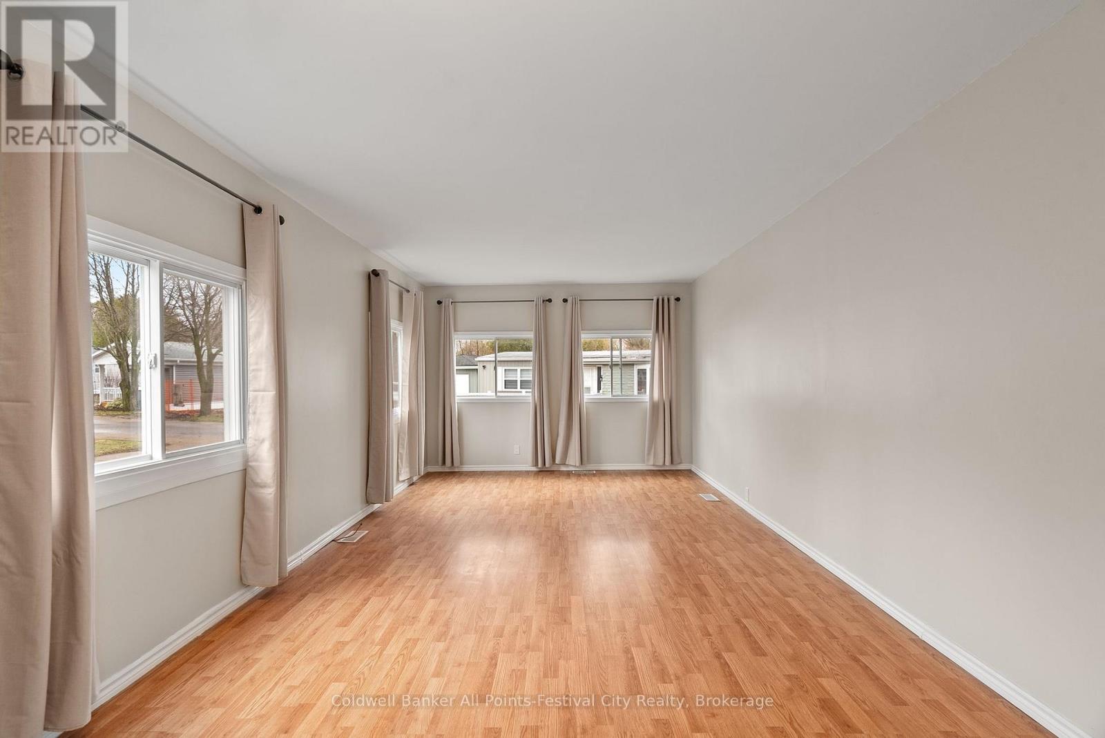 28 Sutton Drive, Ashfield-Colborne-Wawanosh, Ontario  N7A 3Y3 - Photo 11 - X12959834